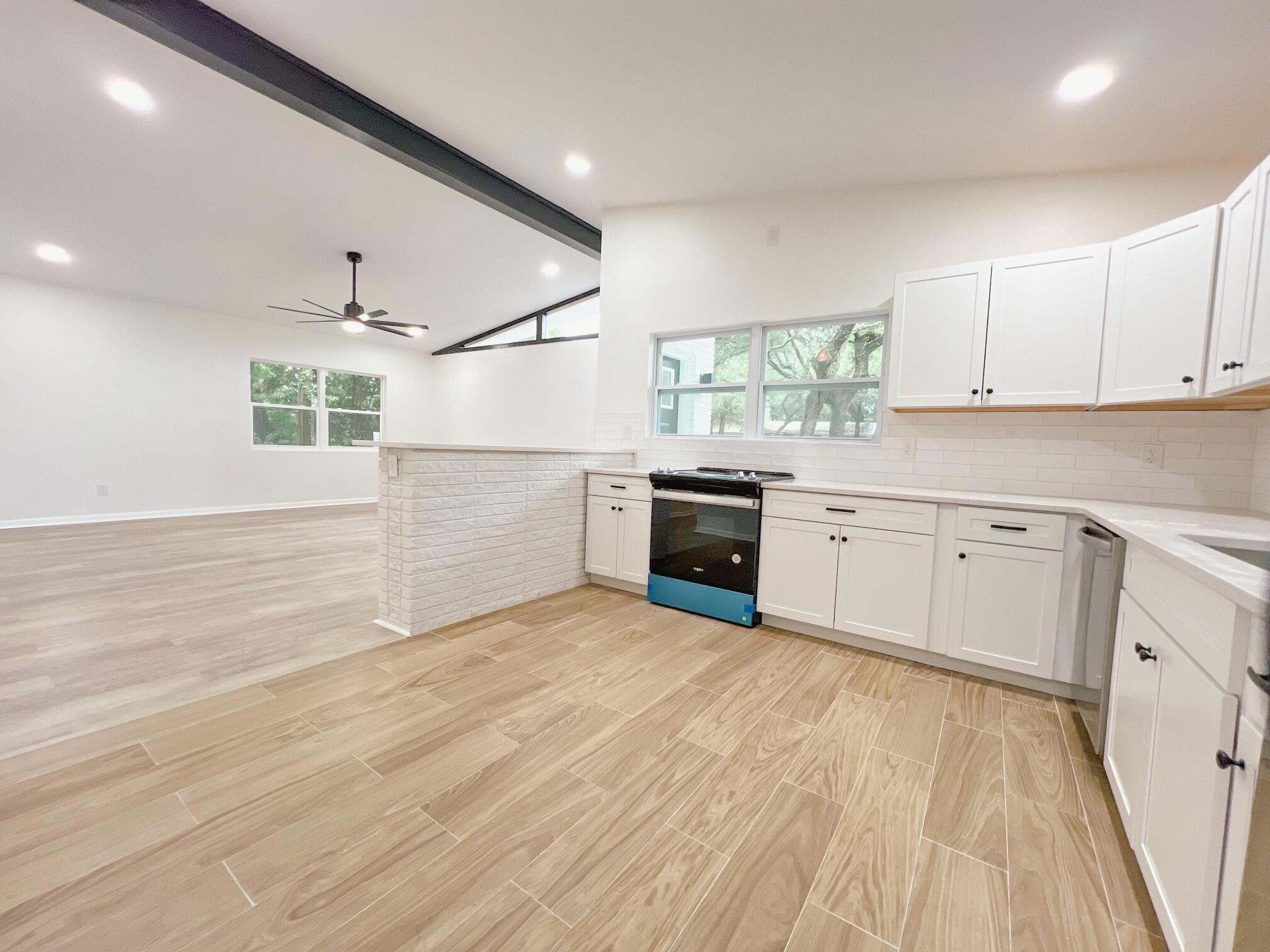 COLONIAL ESTATES - Residential