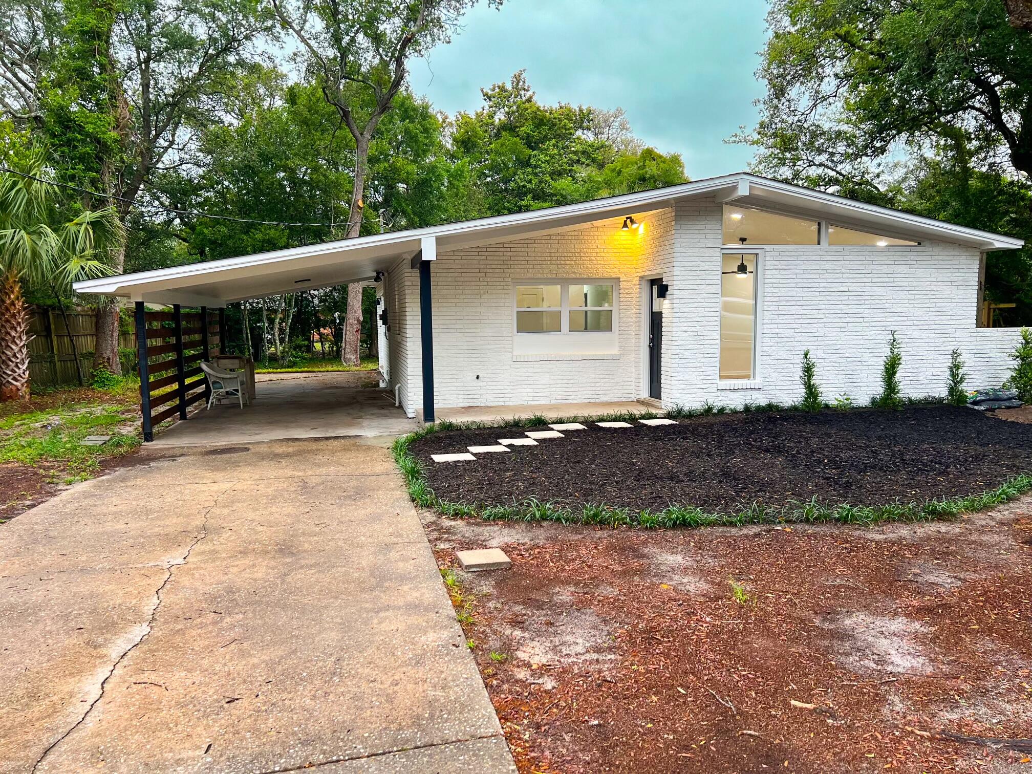 COLONIAL ESTATES - Residential