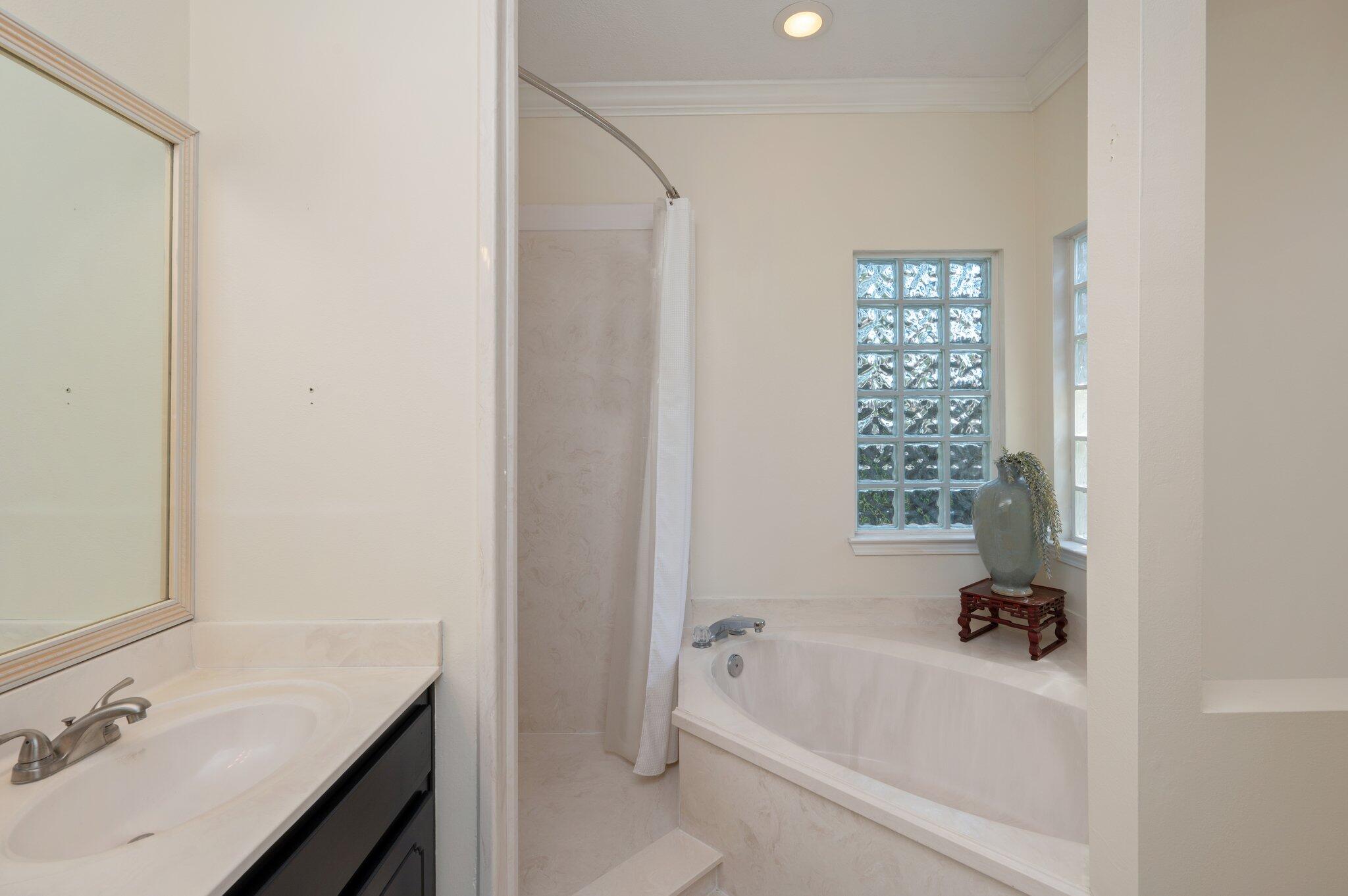 PARKWOOD SQUARE PH 1 - Residential