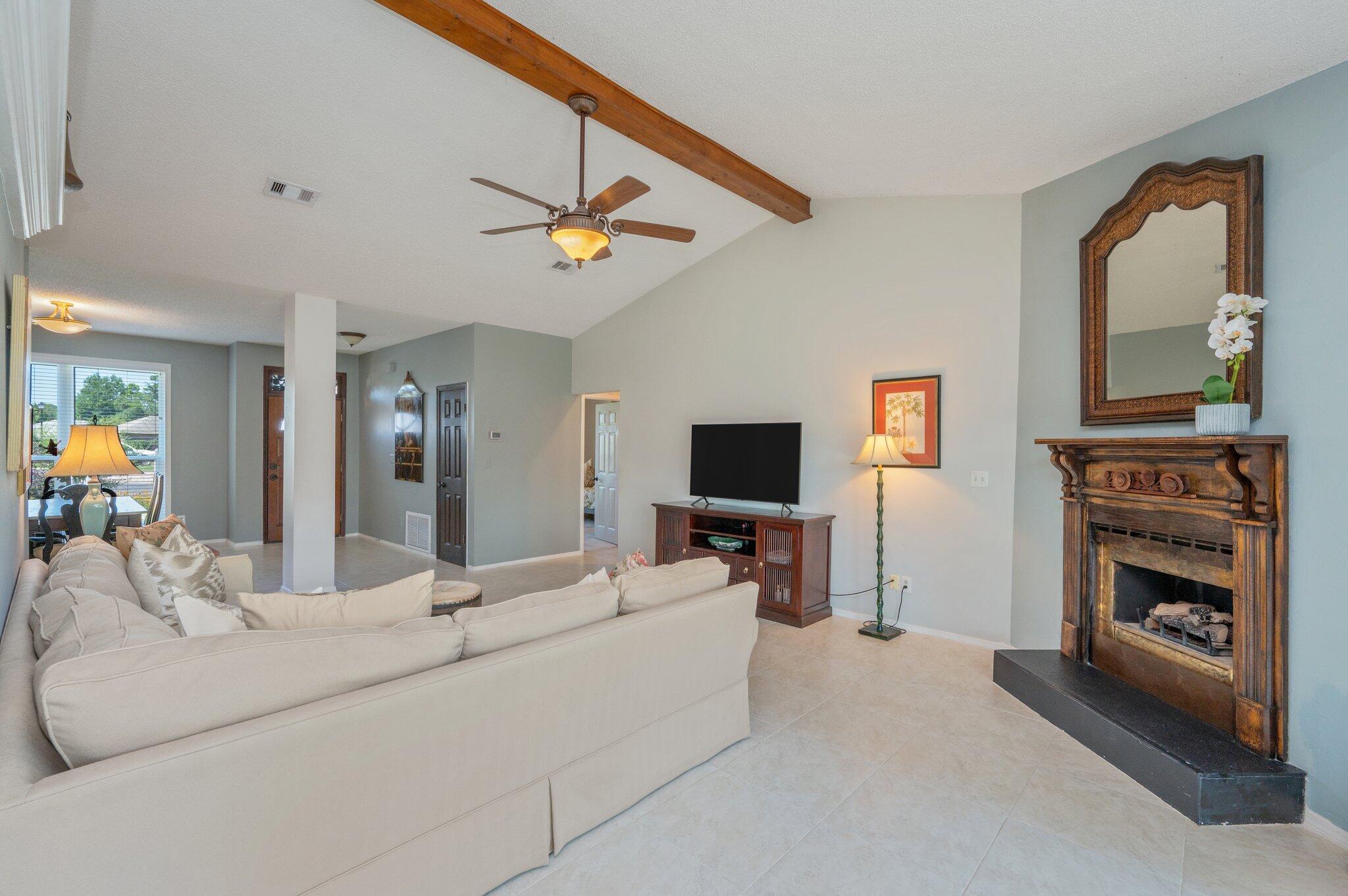 PARKWOOD SQUARE PH 1 - Residential