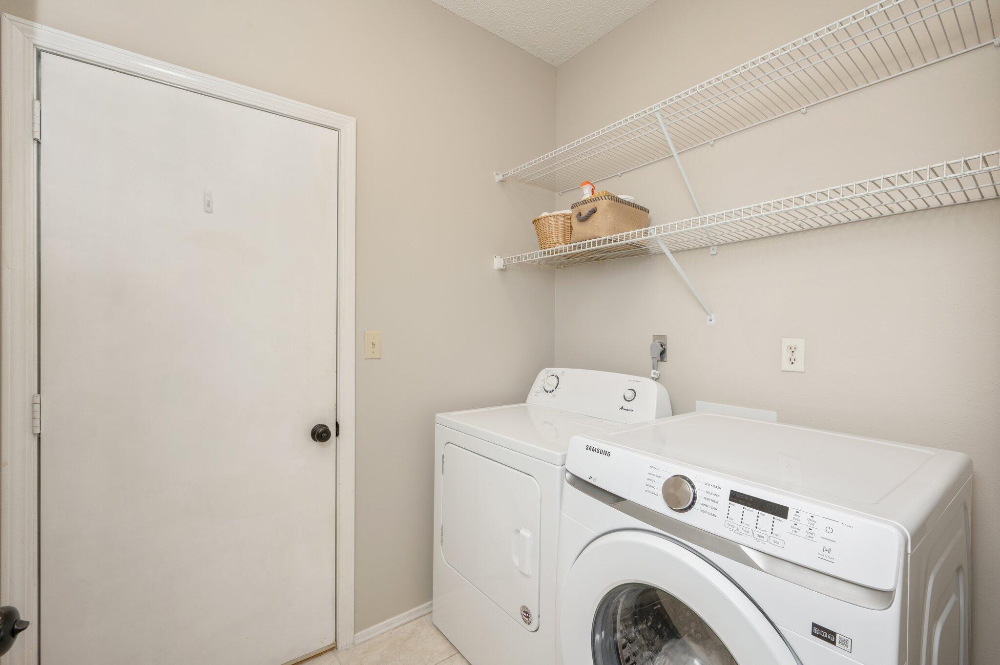 PARKWOOD SQUARE PH 1 - Residential