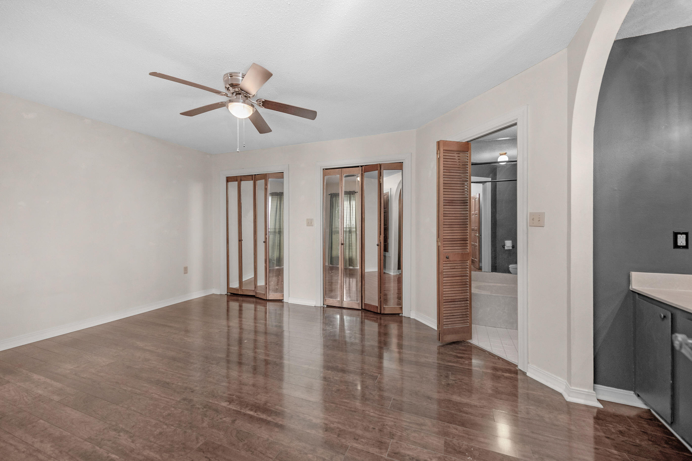 DONLABROOK GARDYNS S/D LOT 8 BLK A - Residential