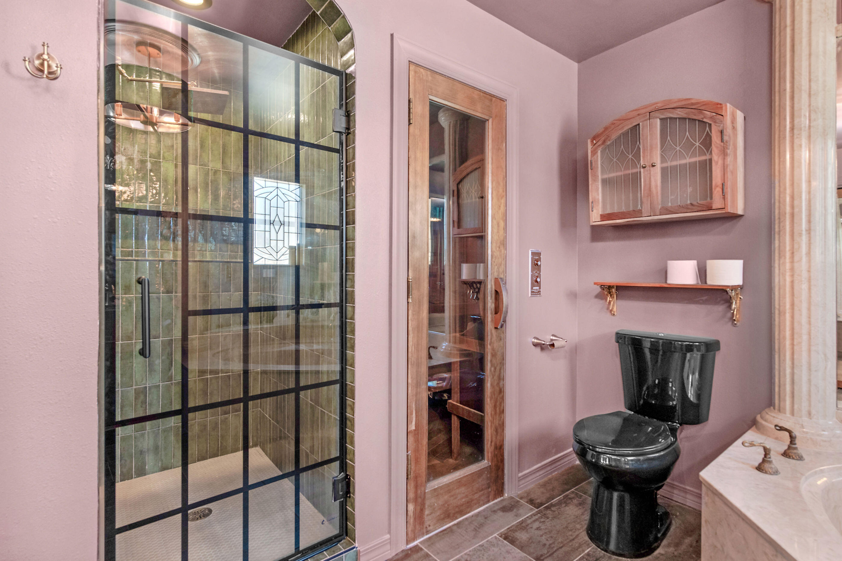 DONLABROOK GARDYNS S/D LOT 8 BLK A - Residential