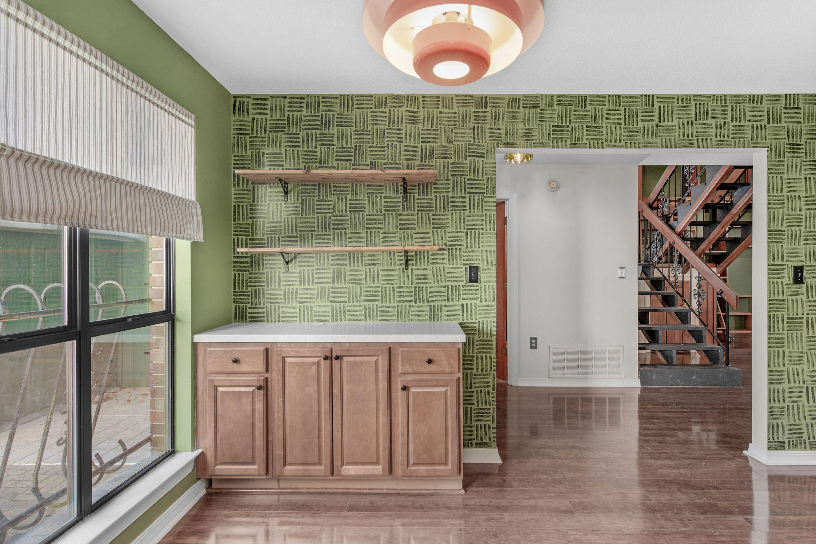 DONLABROOK GARDYNS S/D LOT 8 BLK A - Residential