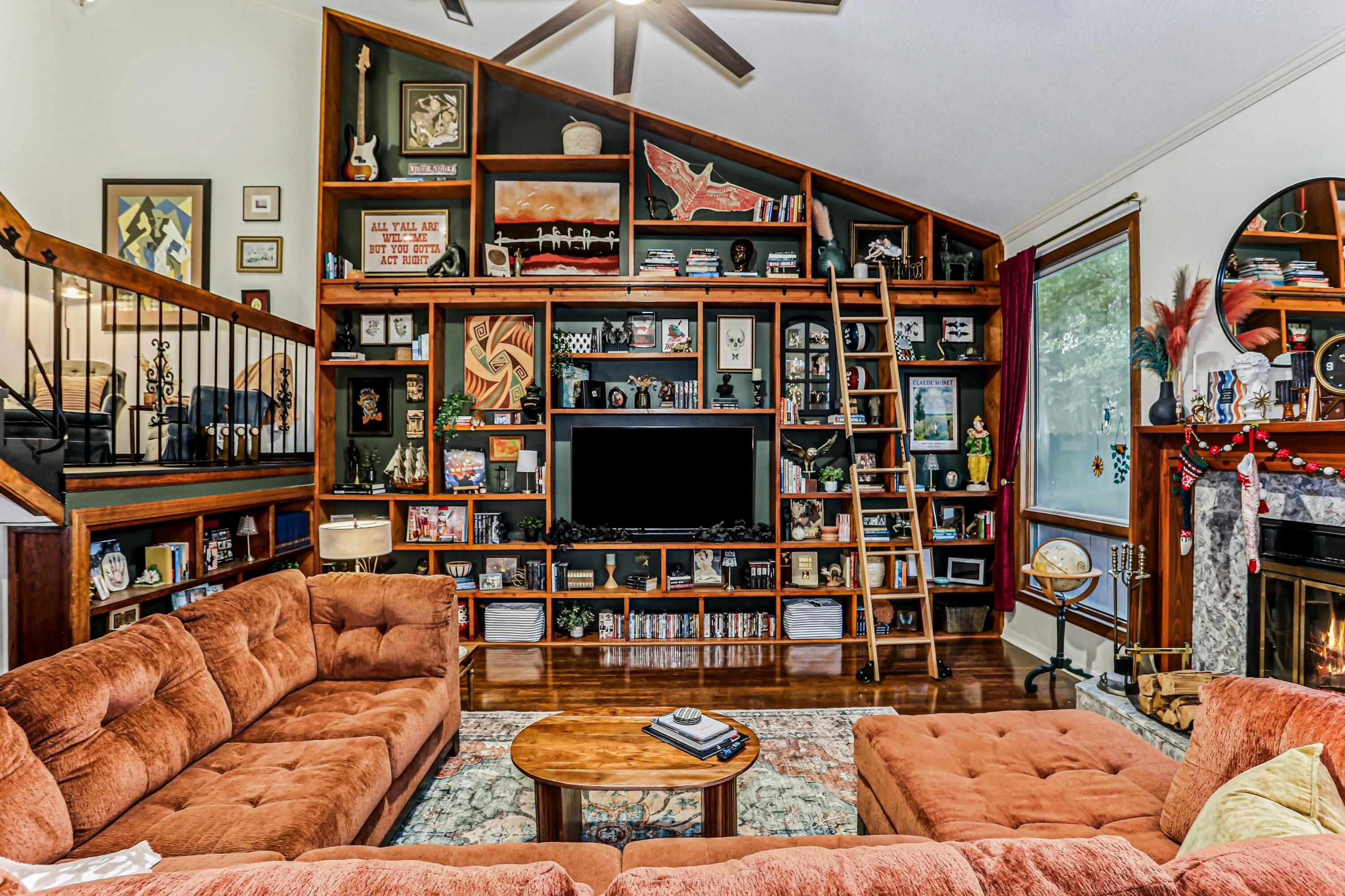 DONLABROOK GARDYNS S/D LOT 8 BLK A - Residential