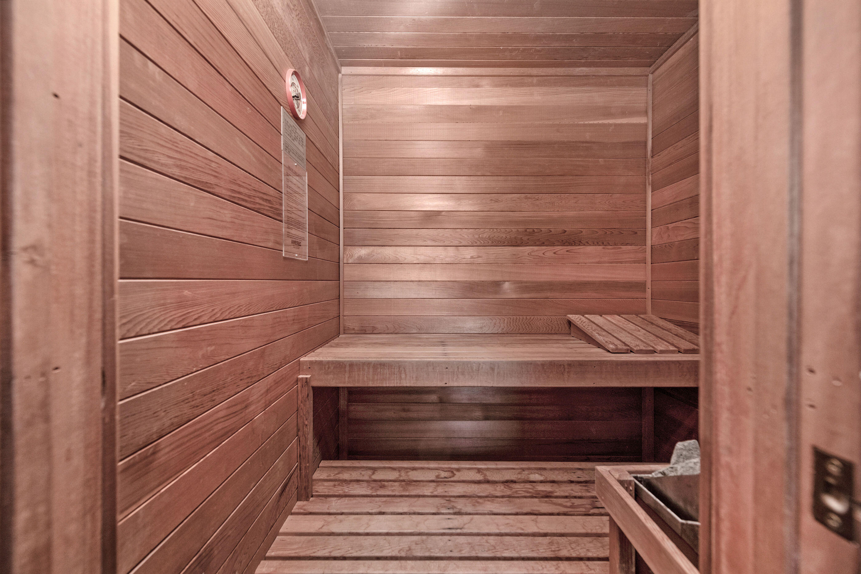 DONLABROOK GARDYNS S/D LOT 8 BLK A - Residential