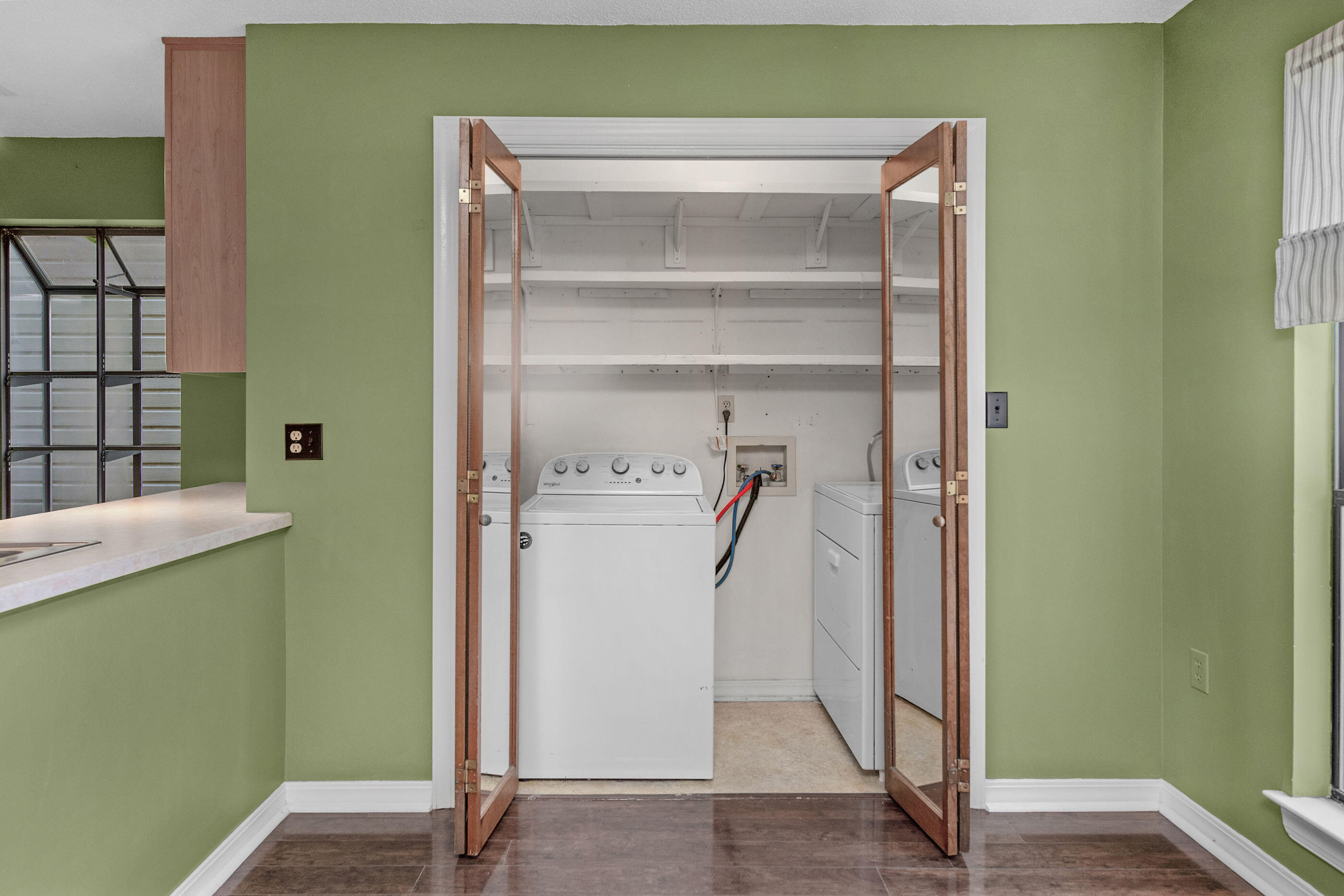 DONLABROOK GARDYNS S/D LOT 8 BLK A - Residential