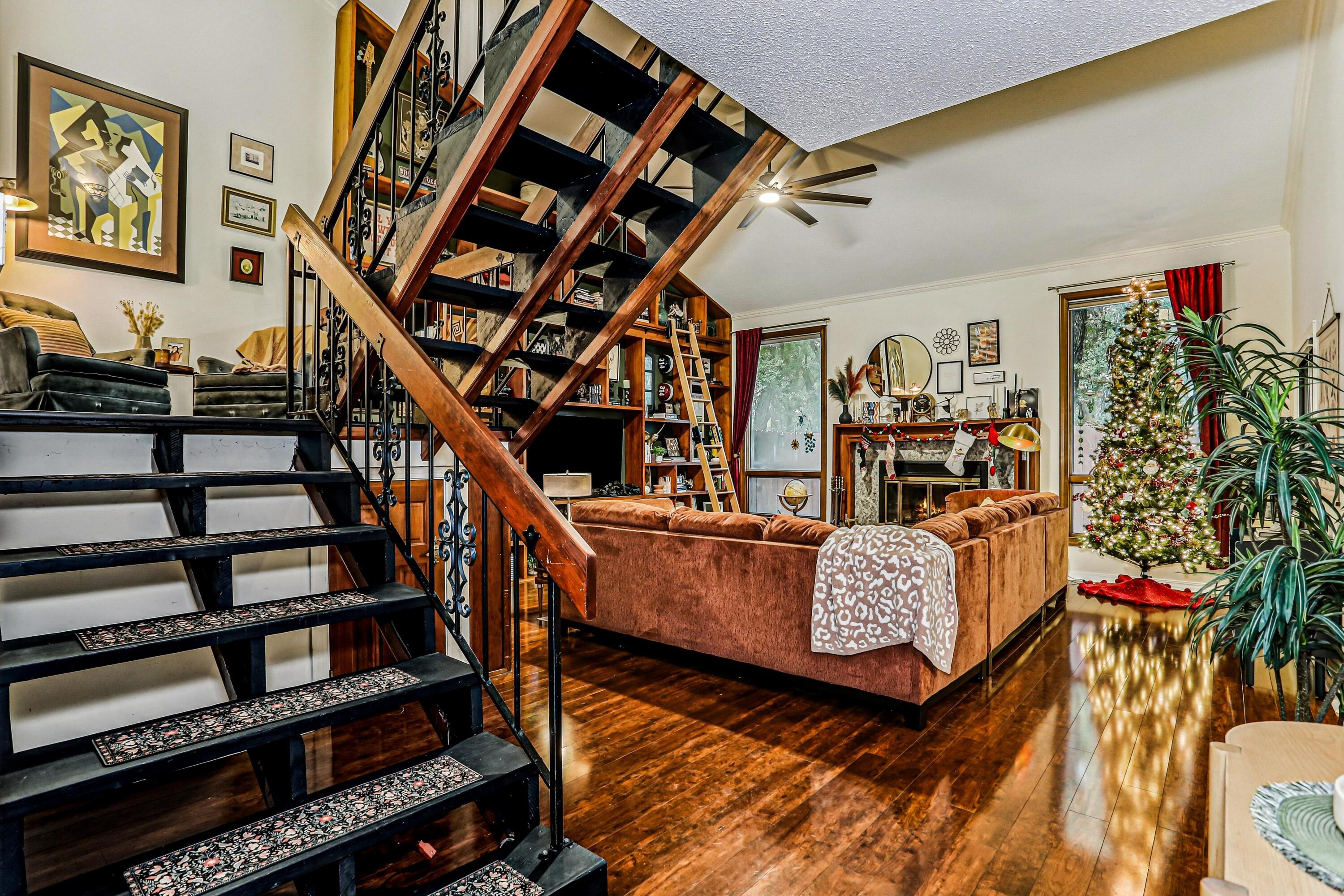 DONLABROOK GARDYNS S/D LOT 8 BLK A - Residential