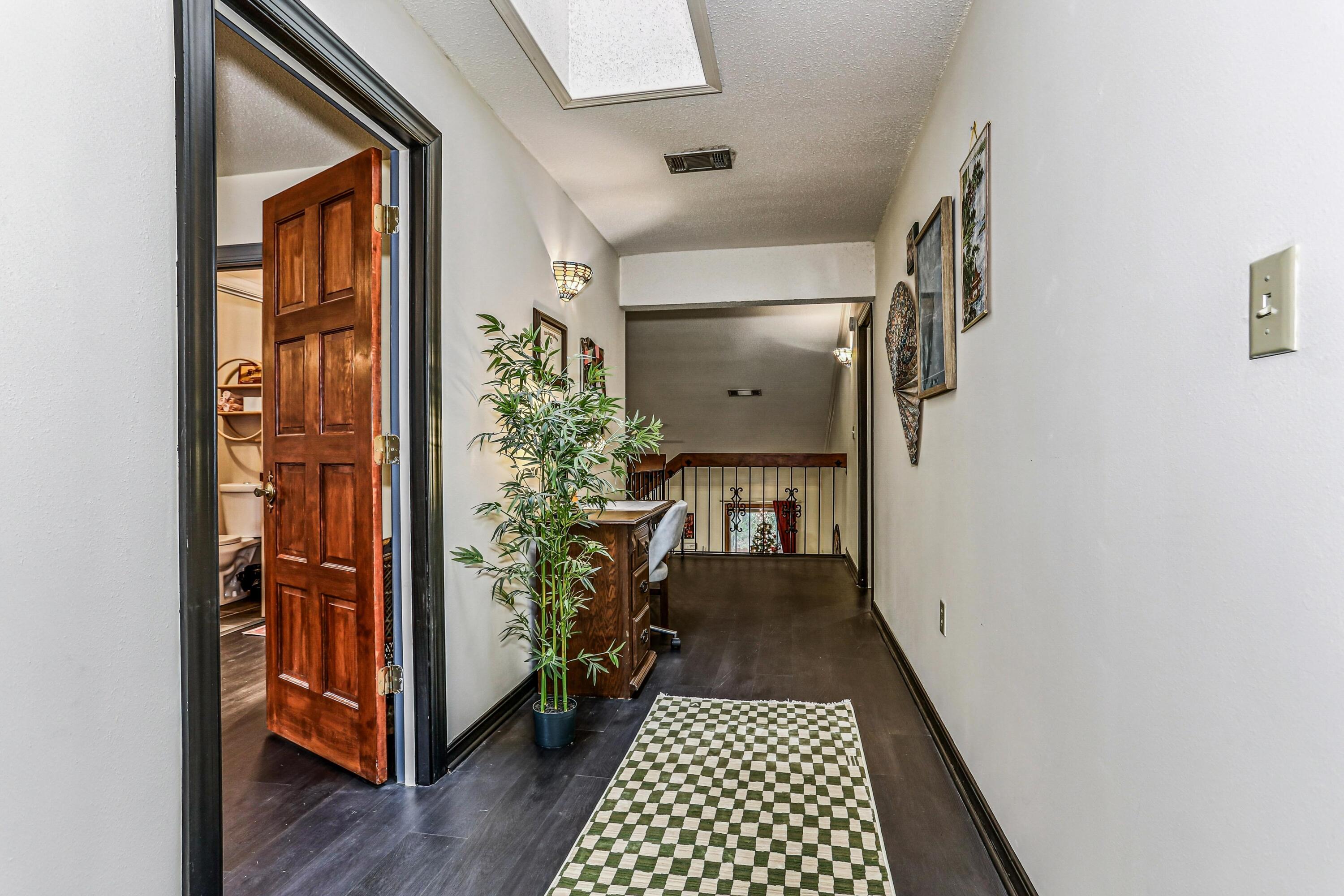 DONLABROOK GARDYNS S/D LOT 8 BLK A - Residential