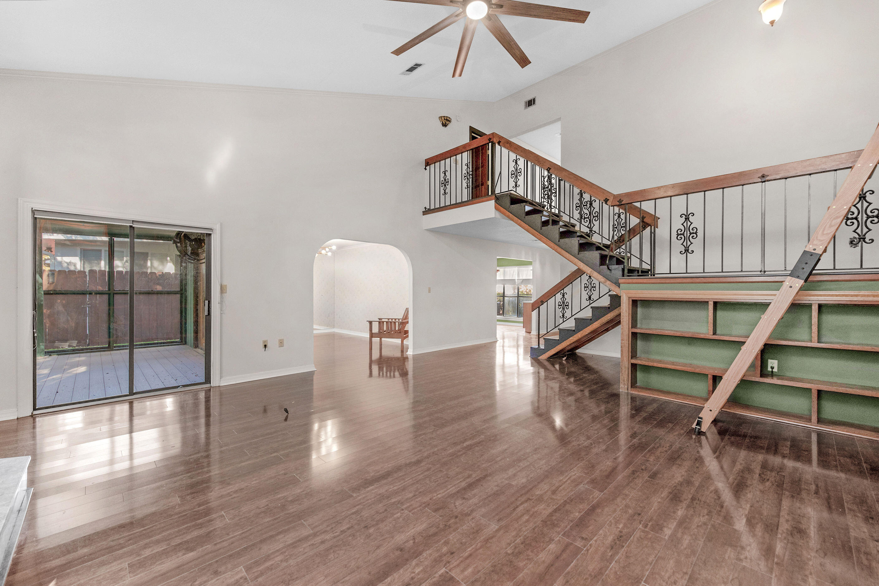 DONLABROOK GARDYNS S/D LOT 8 BLK A - Residential