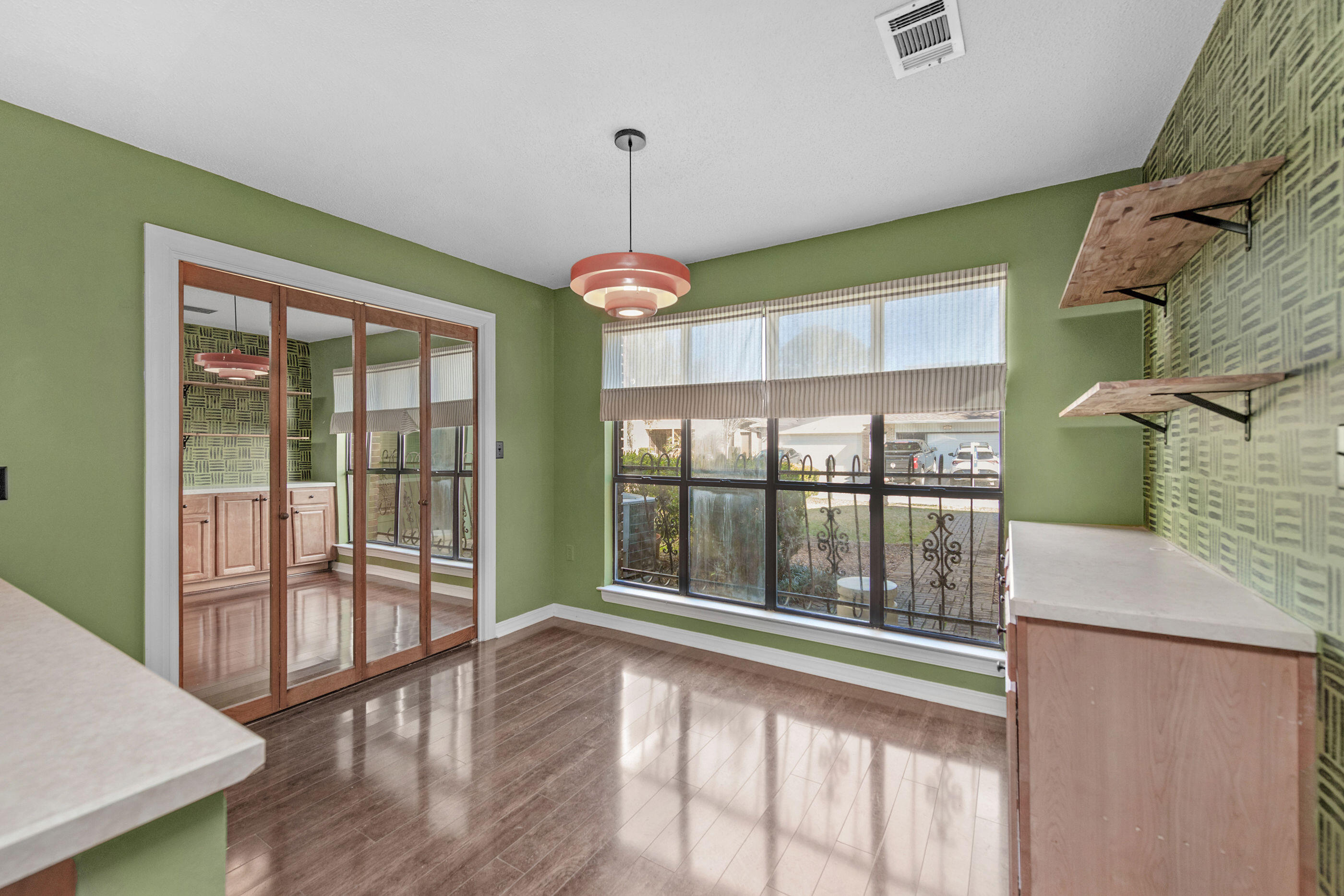 DONLABROOK GARDYNS S/D LOT 8 BLK A - Residential