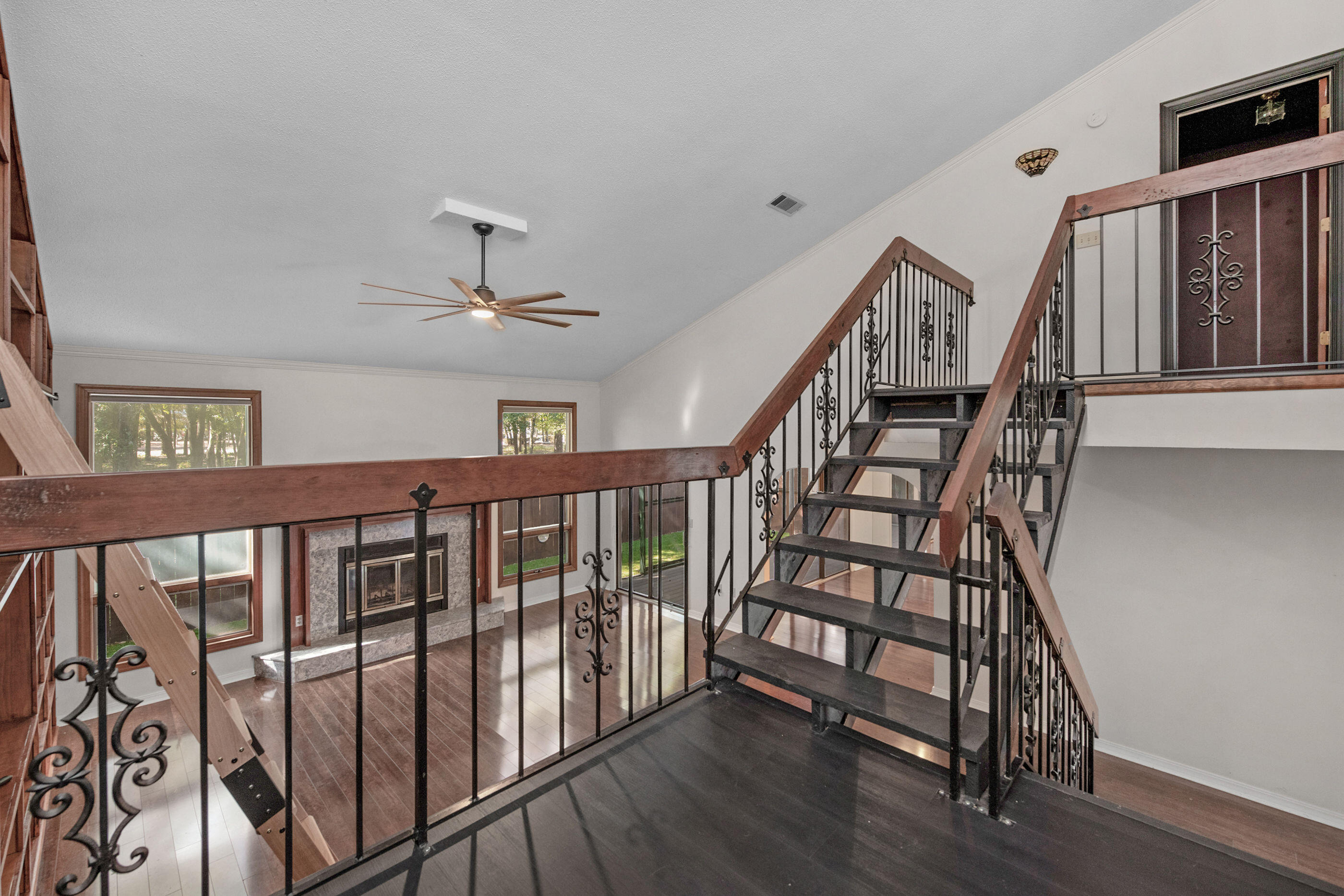 DONLABROOK GARDYNS S/D LOT 8 BLK A - Residential