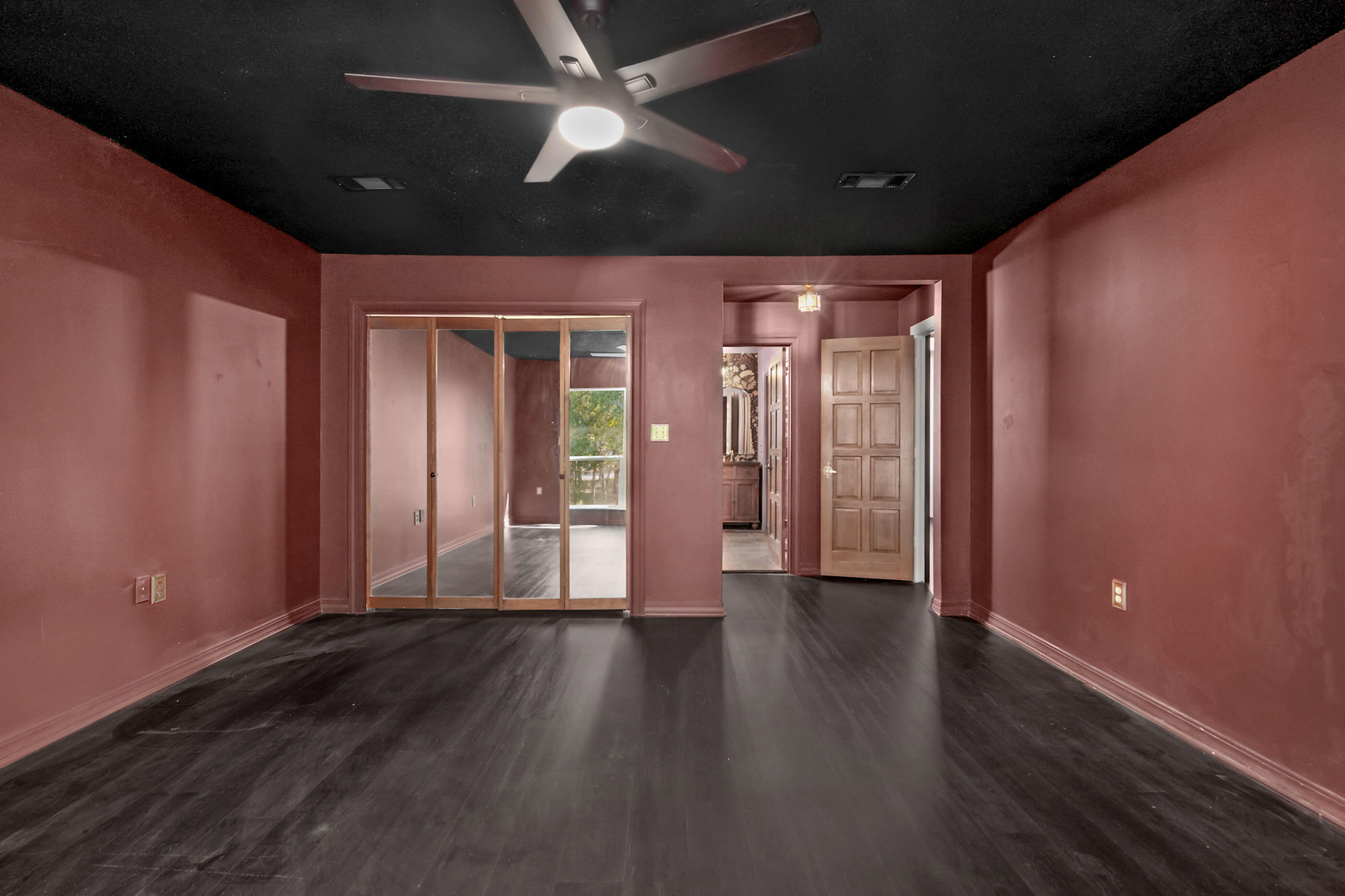 DONLABROOK GARDYNS S/D LOT 8 BLK A - Residential