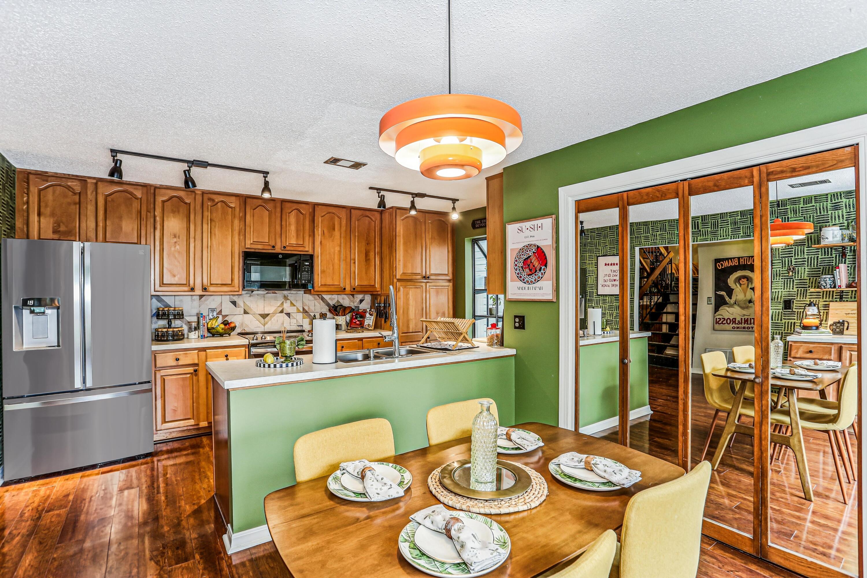 DONLABROOK GARDYNS S/D LOT 8 BLK A - Residential