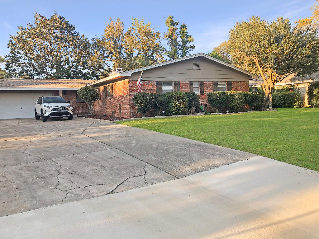 COMPLETELY RENOVATED, BEAUTIFUL 5 BEDROOM, 3 BATHROOM HOME IN THE DESIRABLE COLONY ESTATES NEIGHBORHOOD OF FORT WALTON BEACH!! This gorgeous home has a great layout with beautiful tile floors throughout the main areas, granite countertops, TWO MASTER SUITES, stainless steel appliances, double sided fireplace, 2 CAR GARAGE, plus a custom built bar!!!! The main Master Suite features a walk-in closet, soaking tub, separate shower and private entrance to outdoor space. The fully fenced back yard provides the perfect, private oasis for entertaining with two separate patios! Conveniently located close to shopping, highway access, and military bases!! Community boat ramp and park right down the road!!