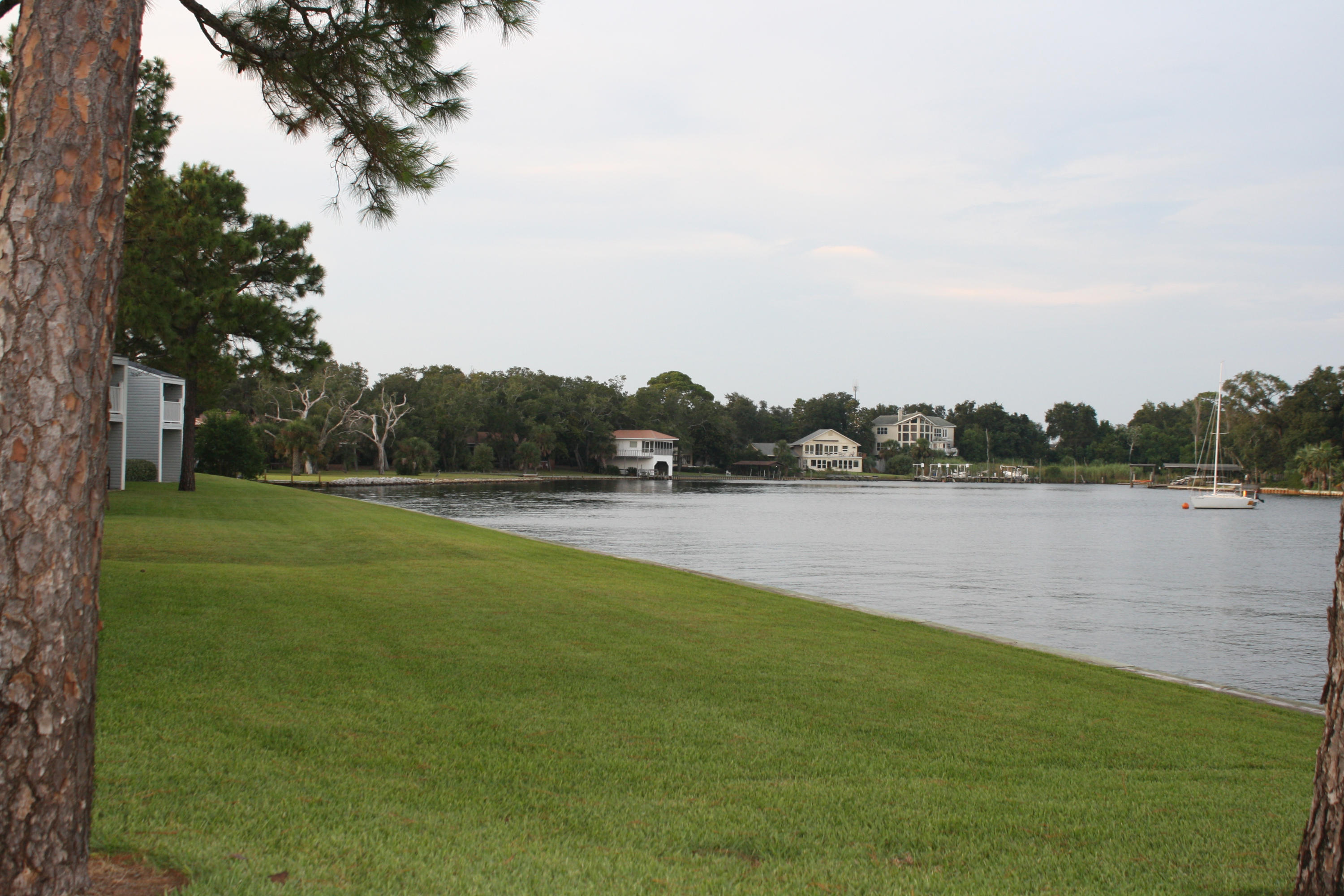 FINISTERRA CONDO - Residential