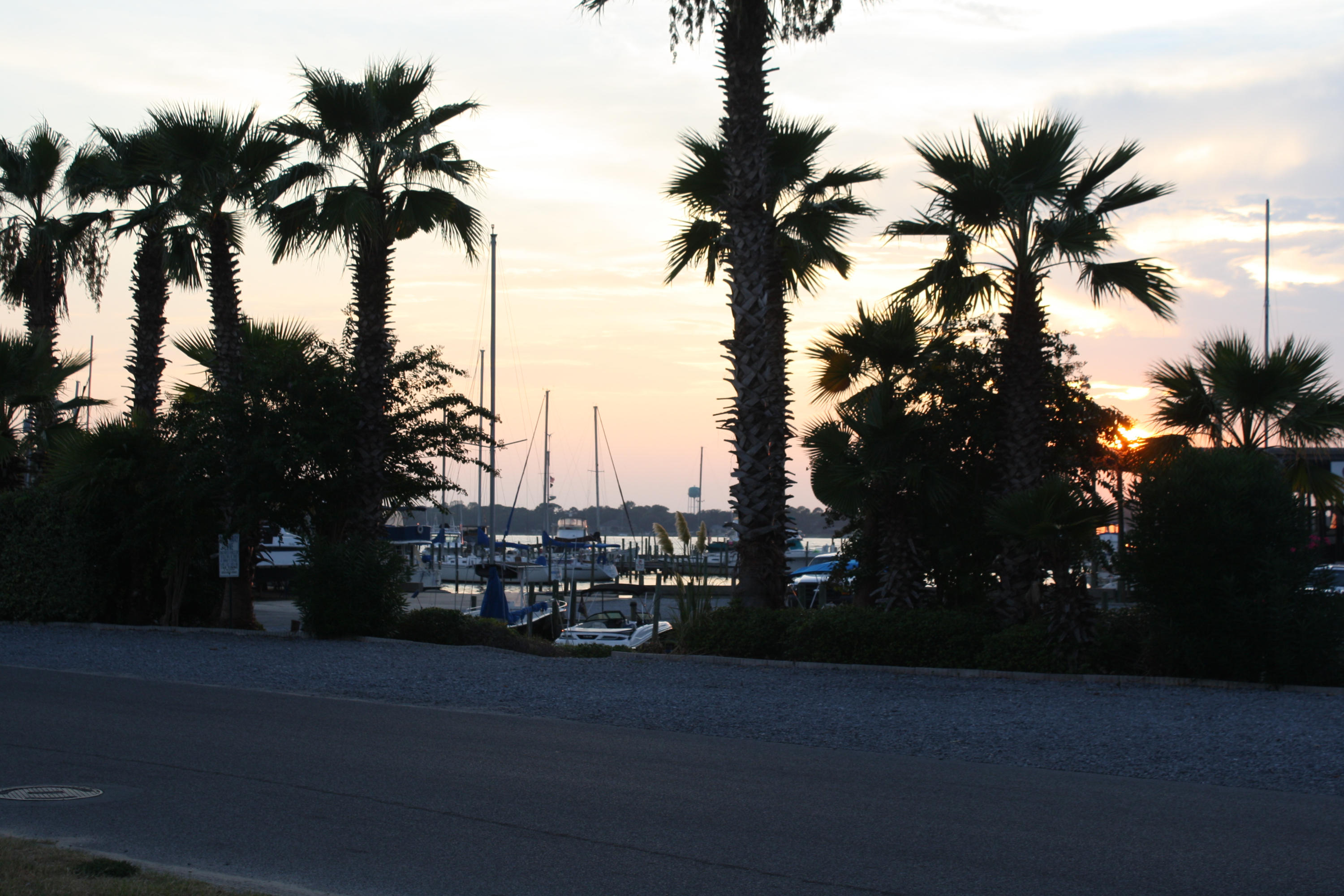 FINISTERRA CONDO - Residential