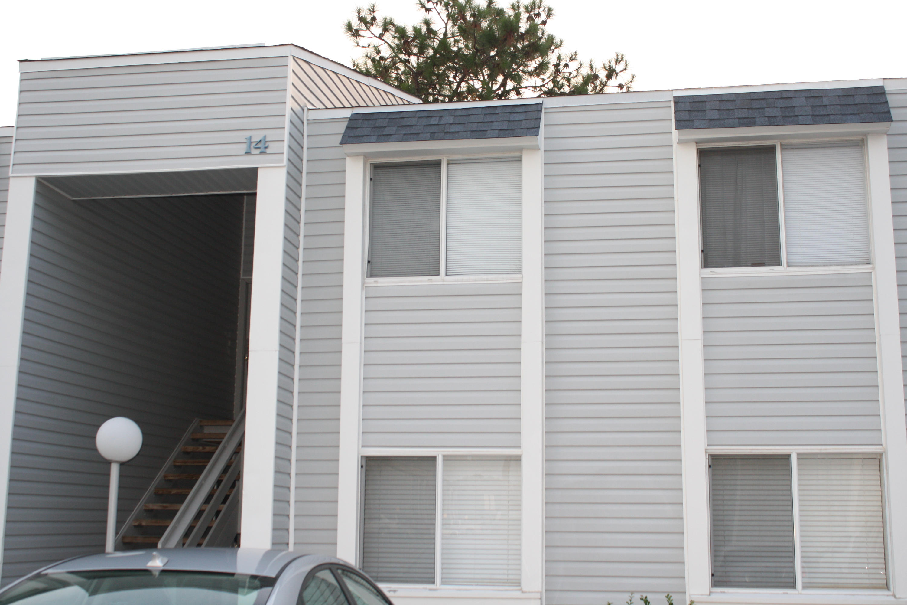 FINISTERRA CONDO - Residential