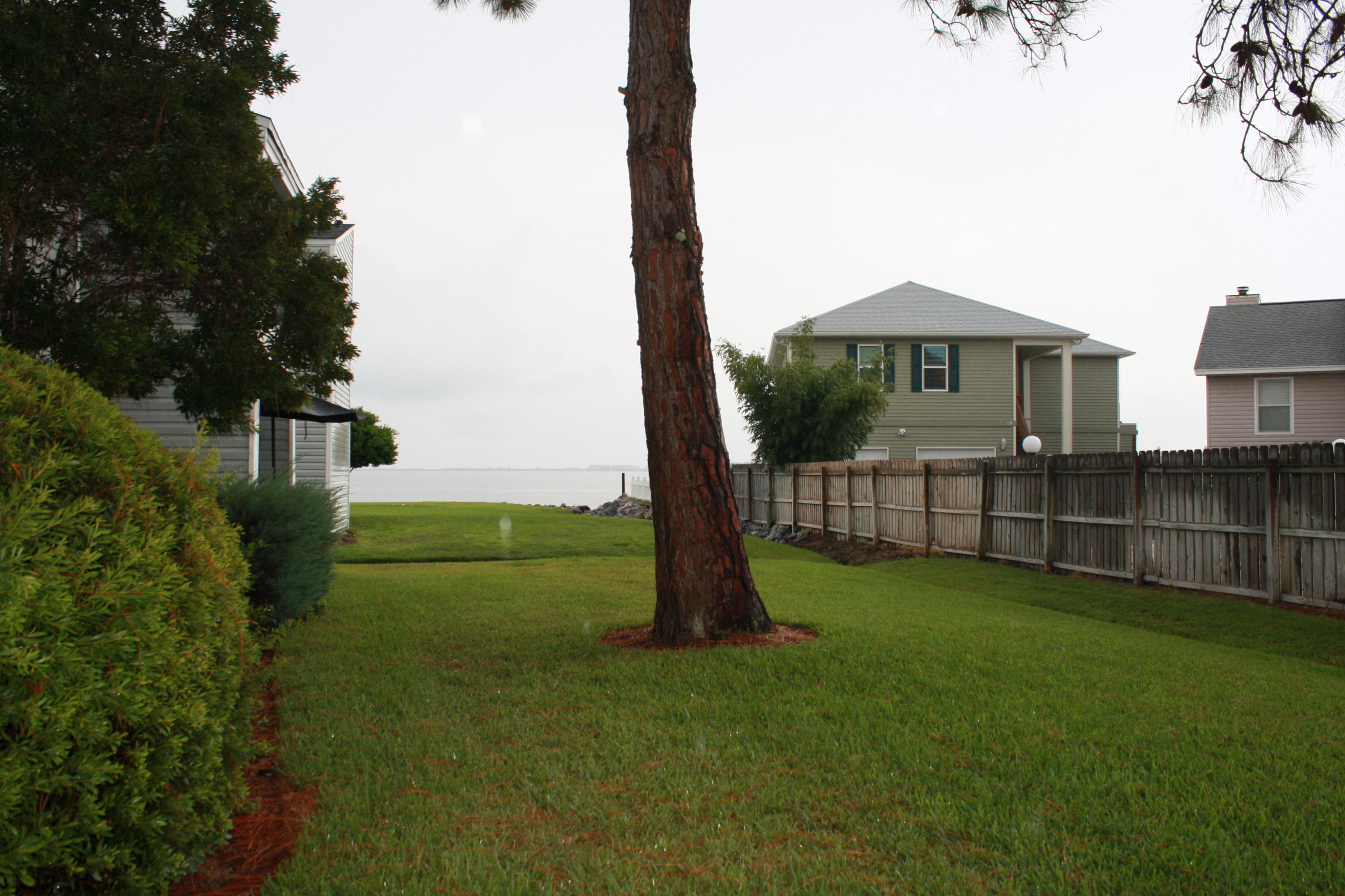 FINISTERRA CONDO - Residential