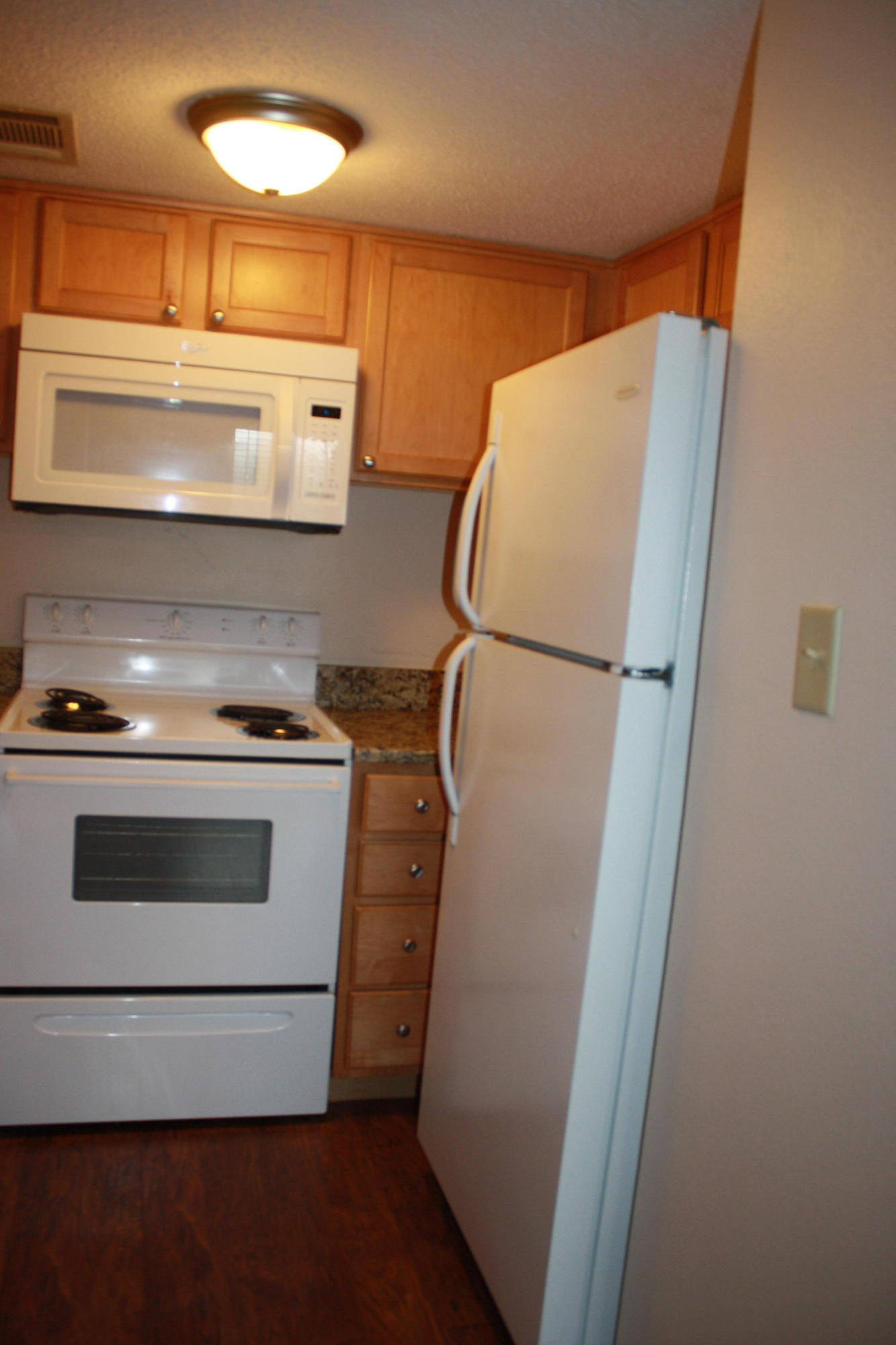 FINISTERRA CONDO - Residential