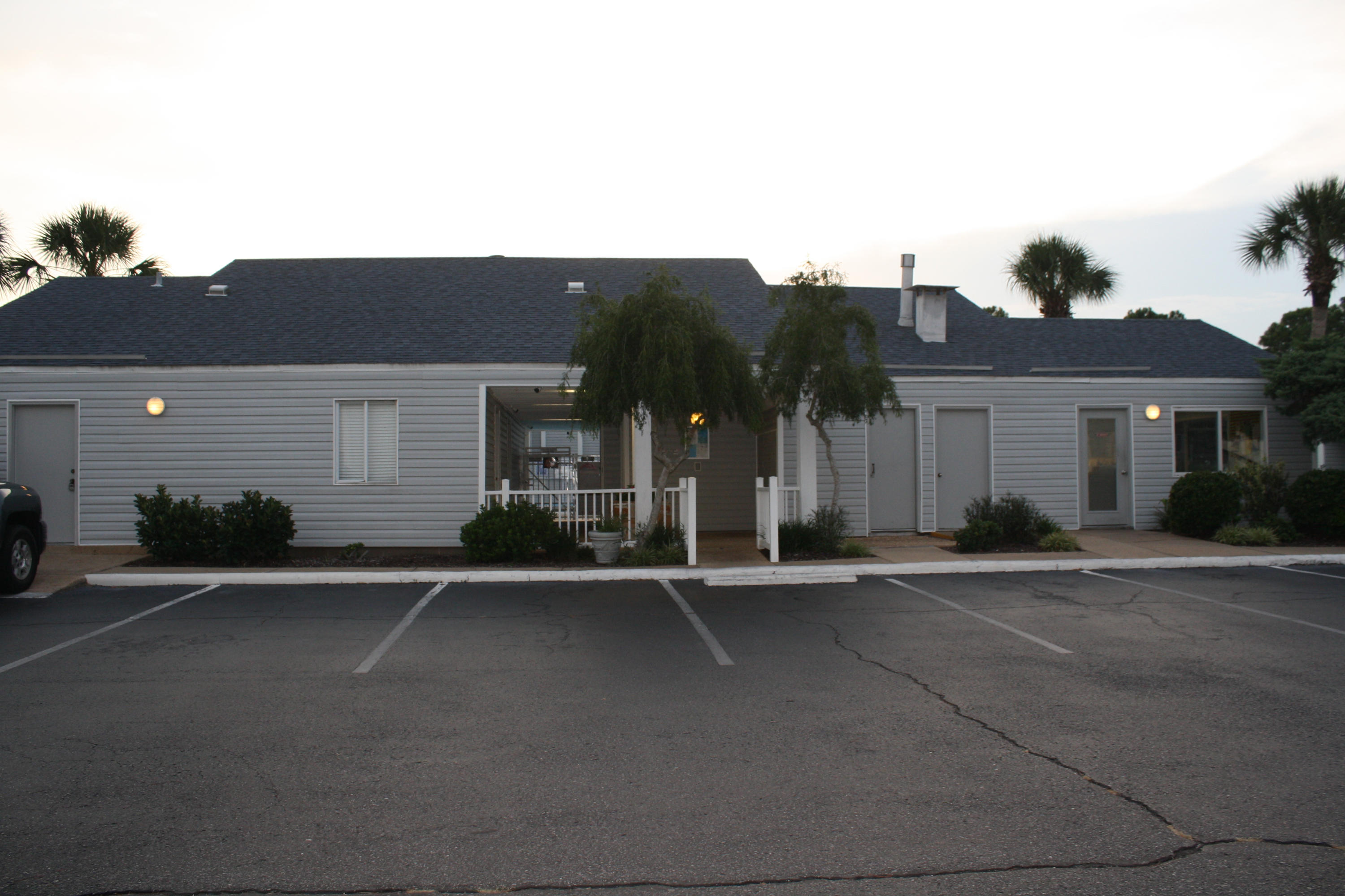 FINISTERRA CONDO - Residential