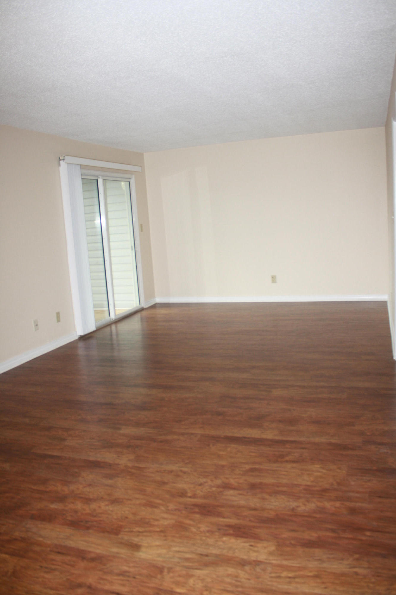 FINISTERRA CONDO - Residential