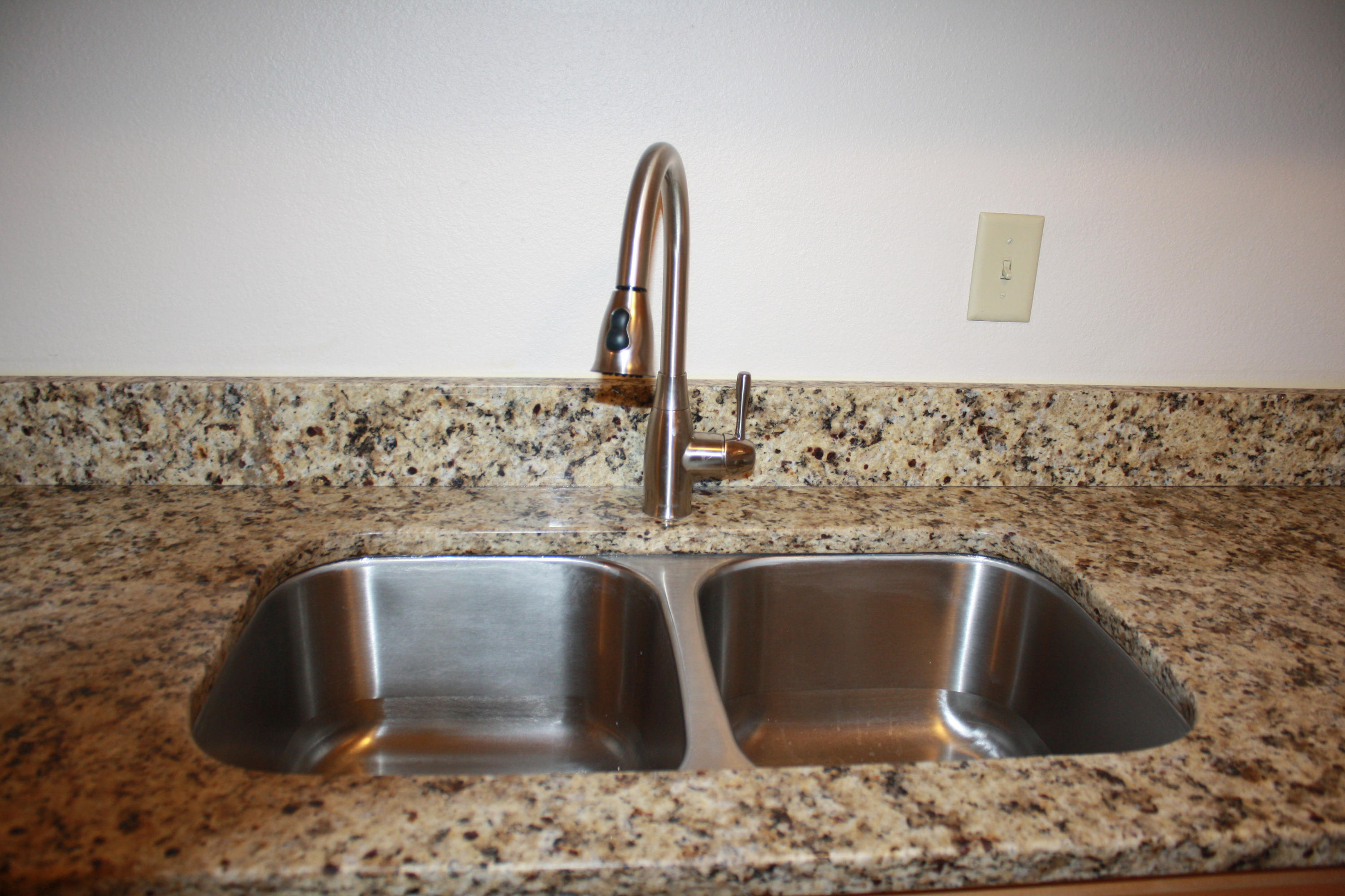 FINISTERRA CONDO - Residential