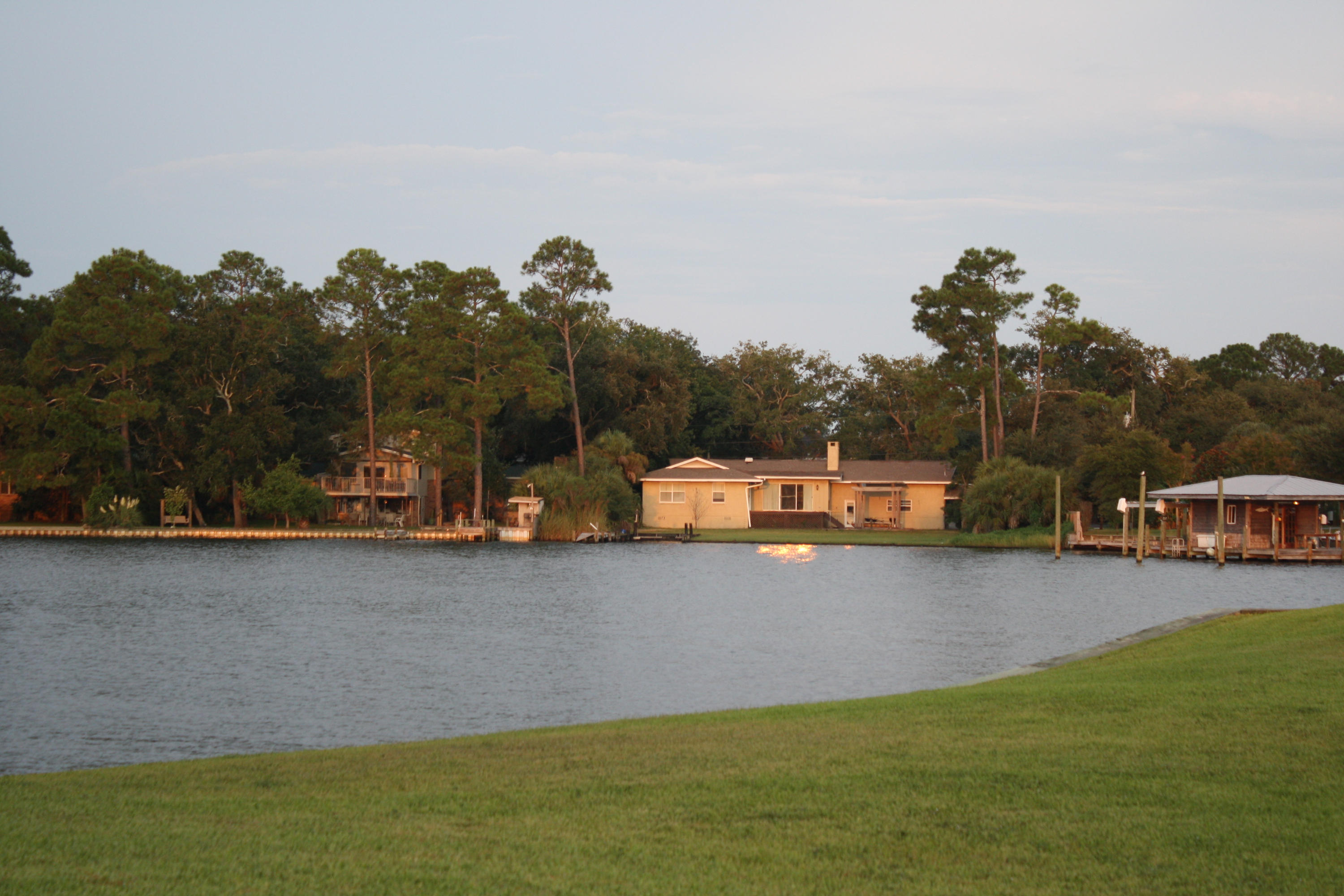 FINISTERRA CONDO - Residential