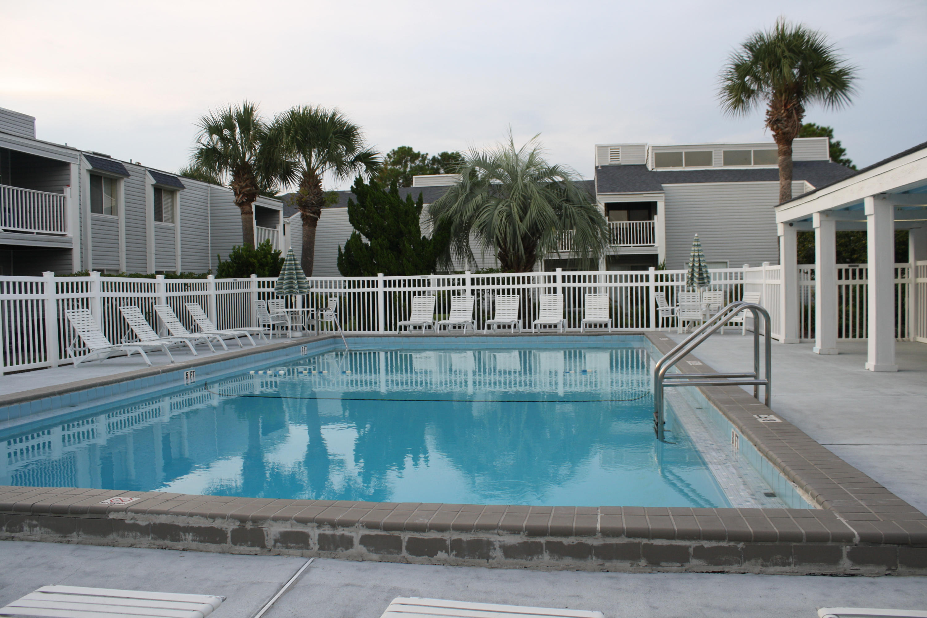 FINISTERRA CONDO - Residential