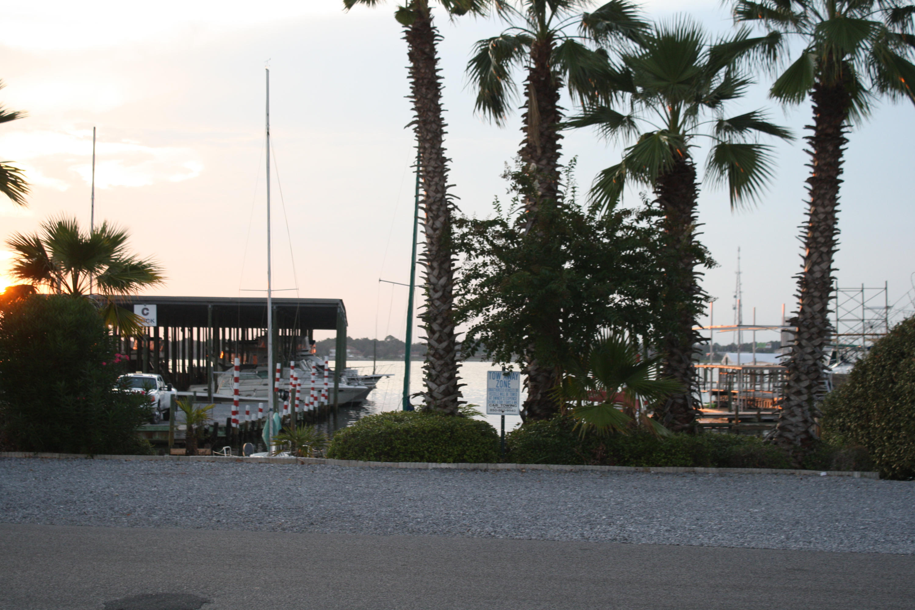 FINISTERRA CONDO - Residential