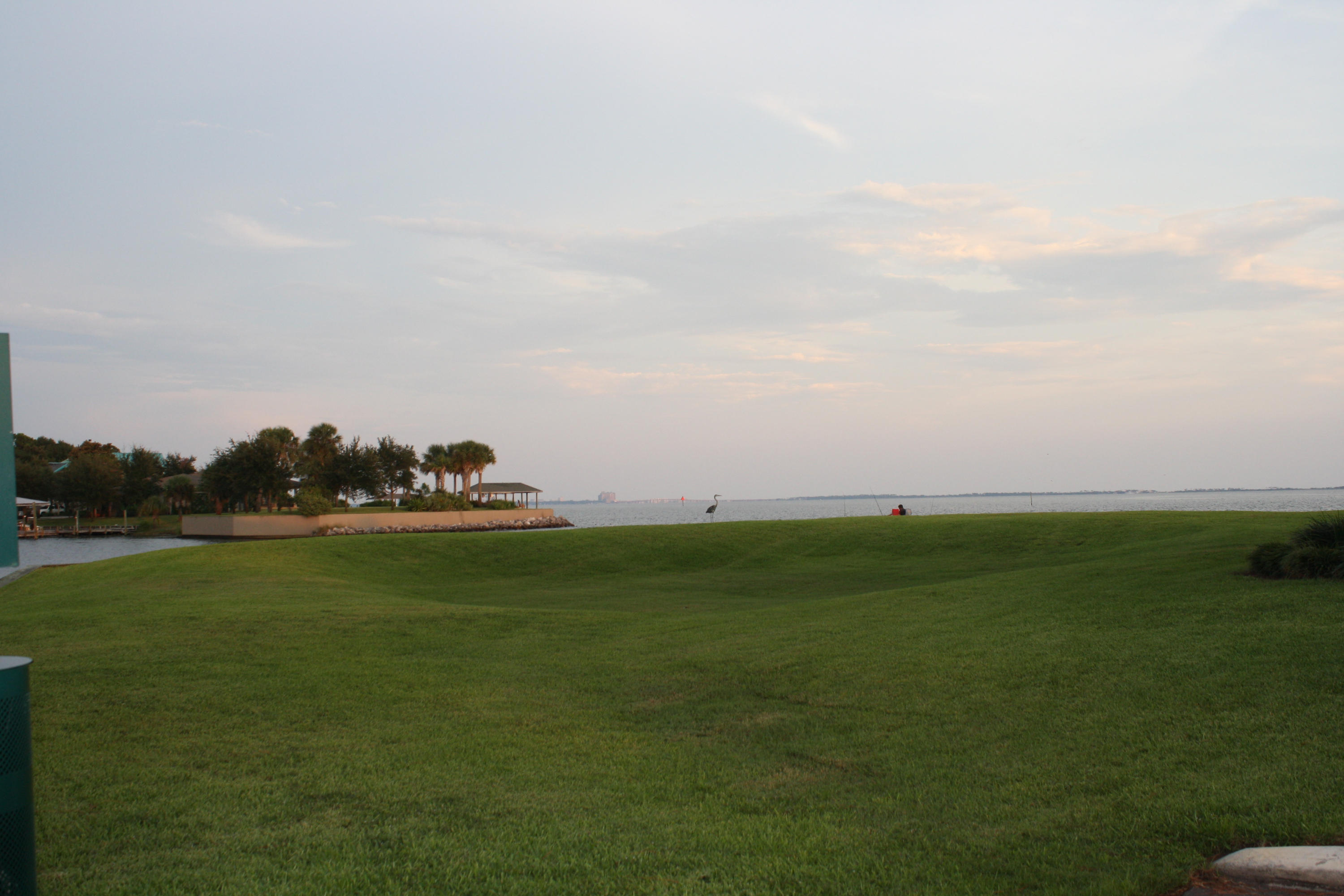 FINISTERRA CONDO - Residential