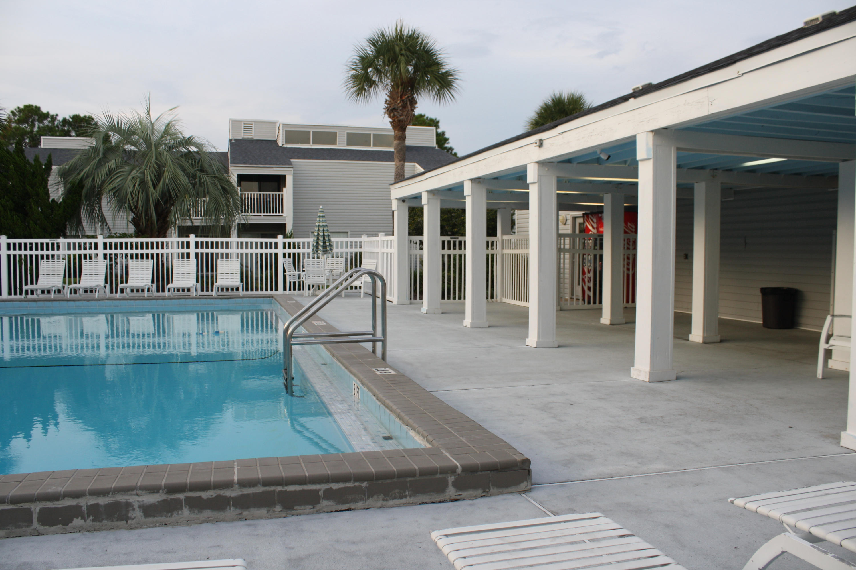 FINISTERRA CONDO - Residential