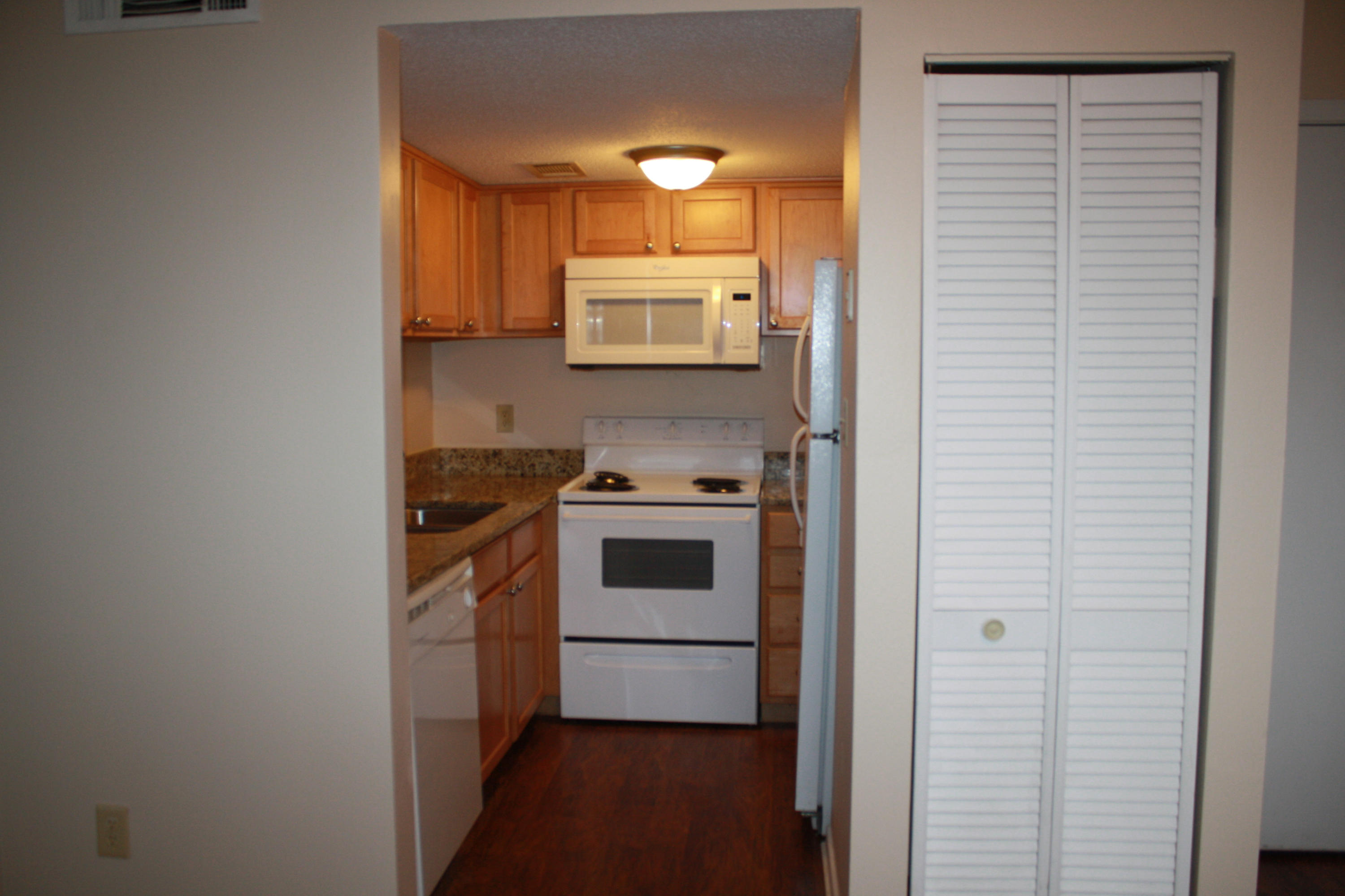 FINISTERRA CONDO - Residential