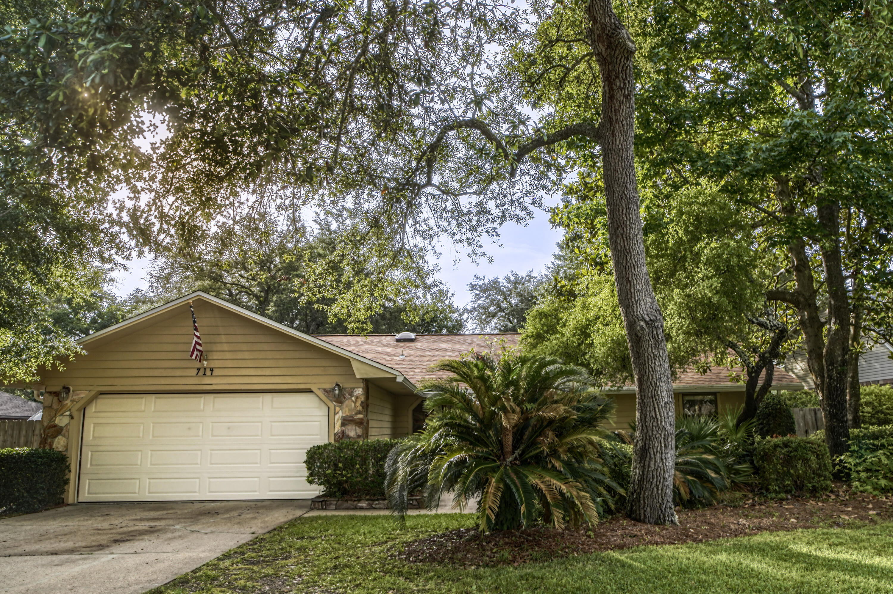CARIBBEAN EAST - Residential
