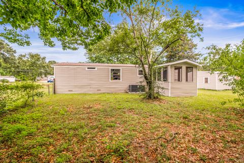 A home in Navarre