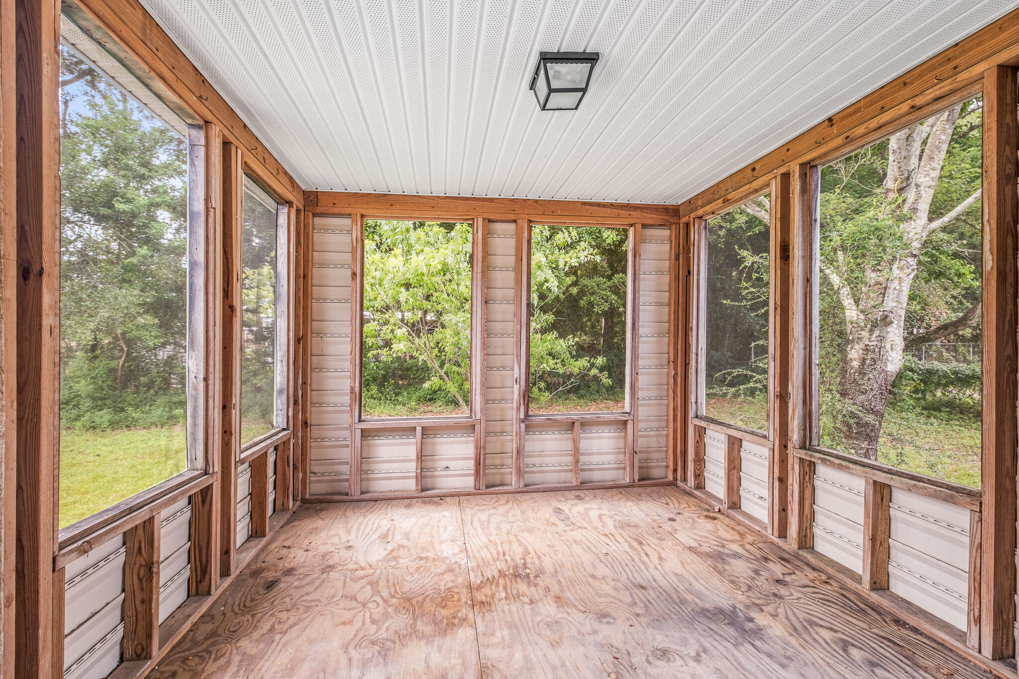 LEGEND WOODS ESTATES UNREC - Residential