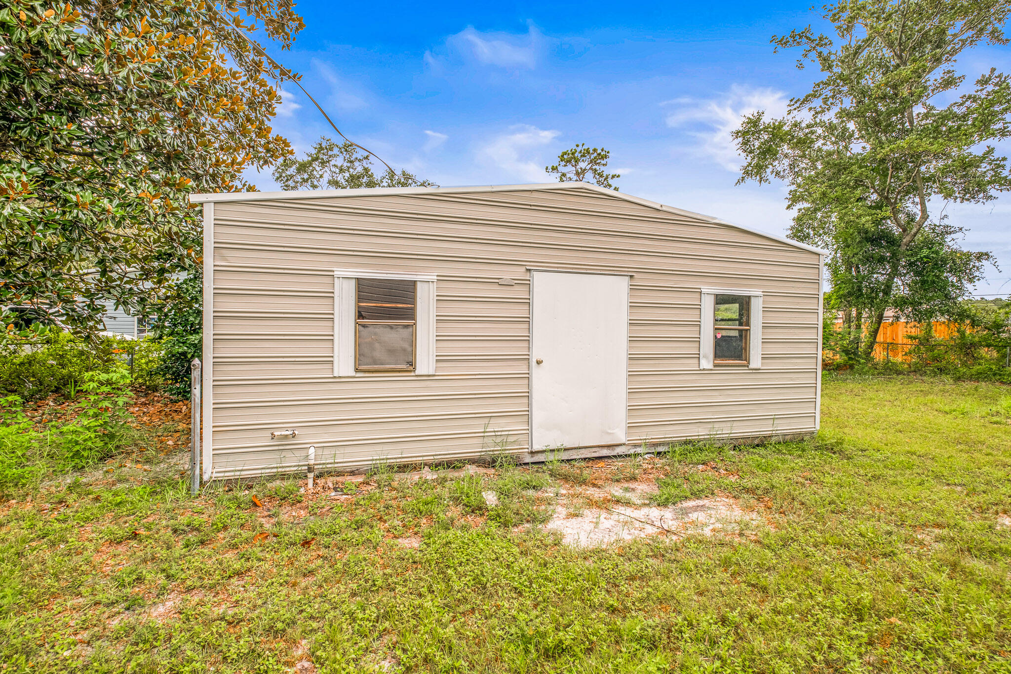 LEGEND WOODS ESTATES UNREC - Residential