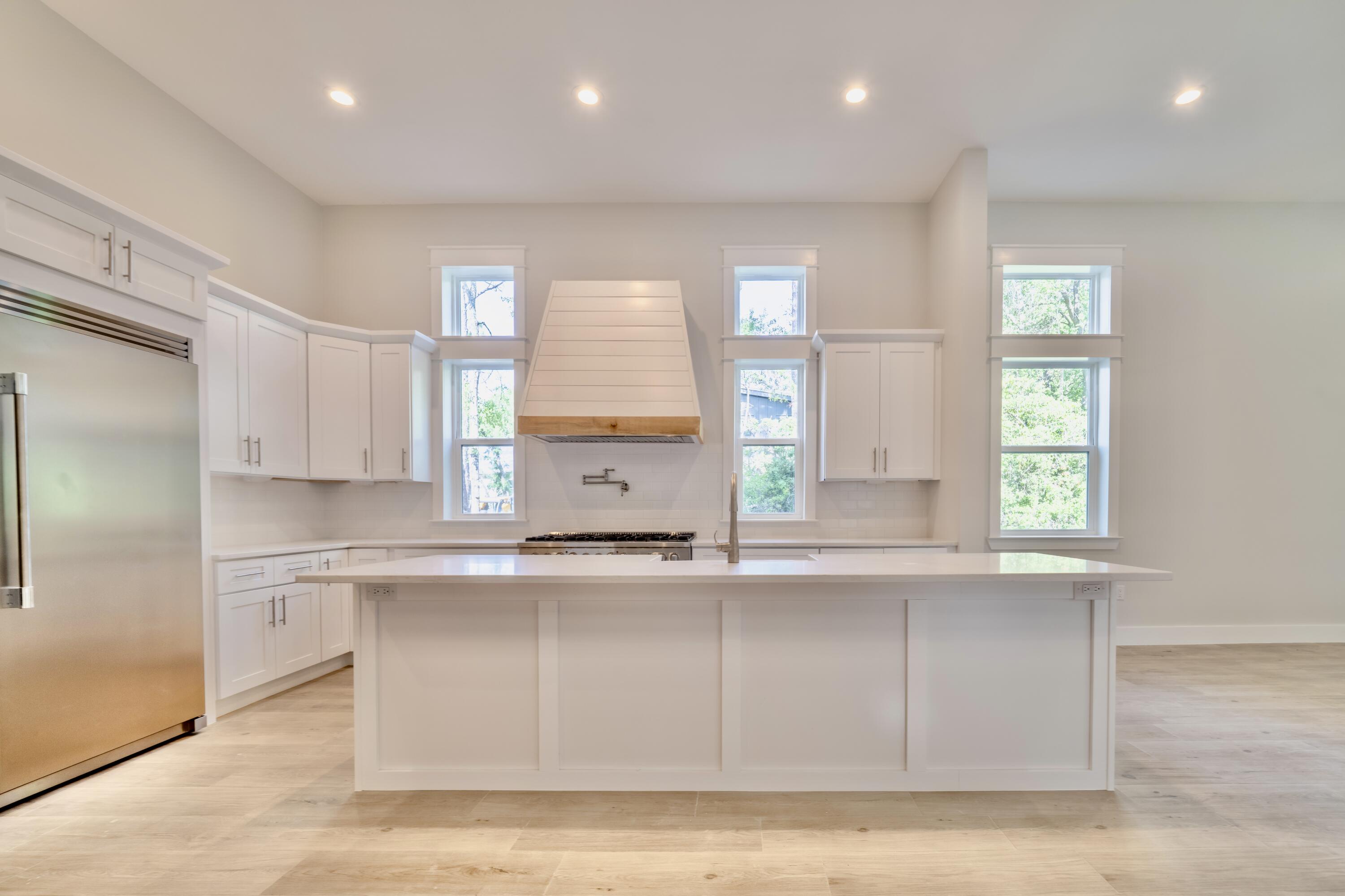 MAGNOLIA BEACH - Residential