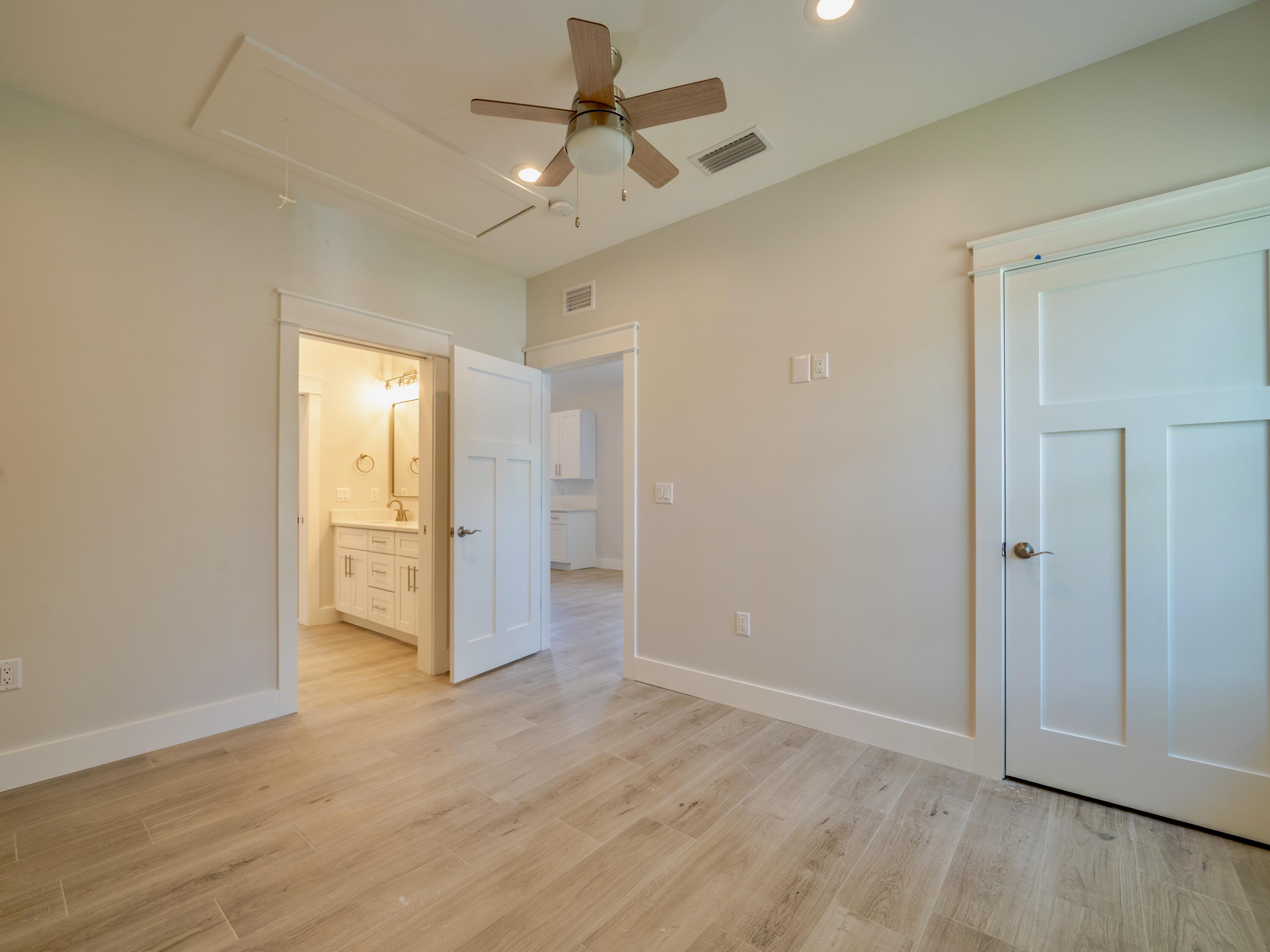 MAGNOLIA BEACH - Residential