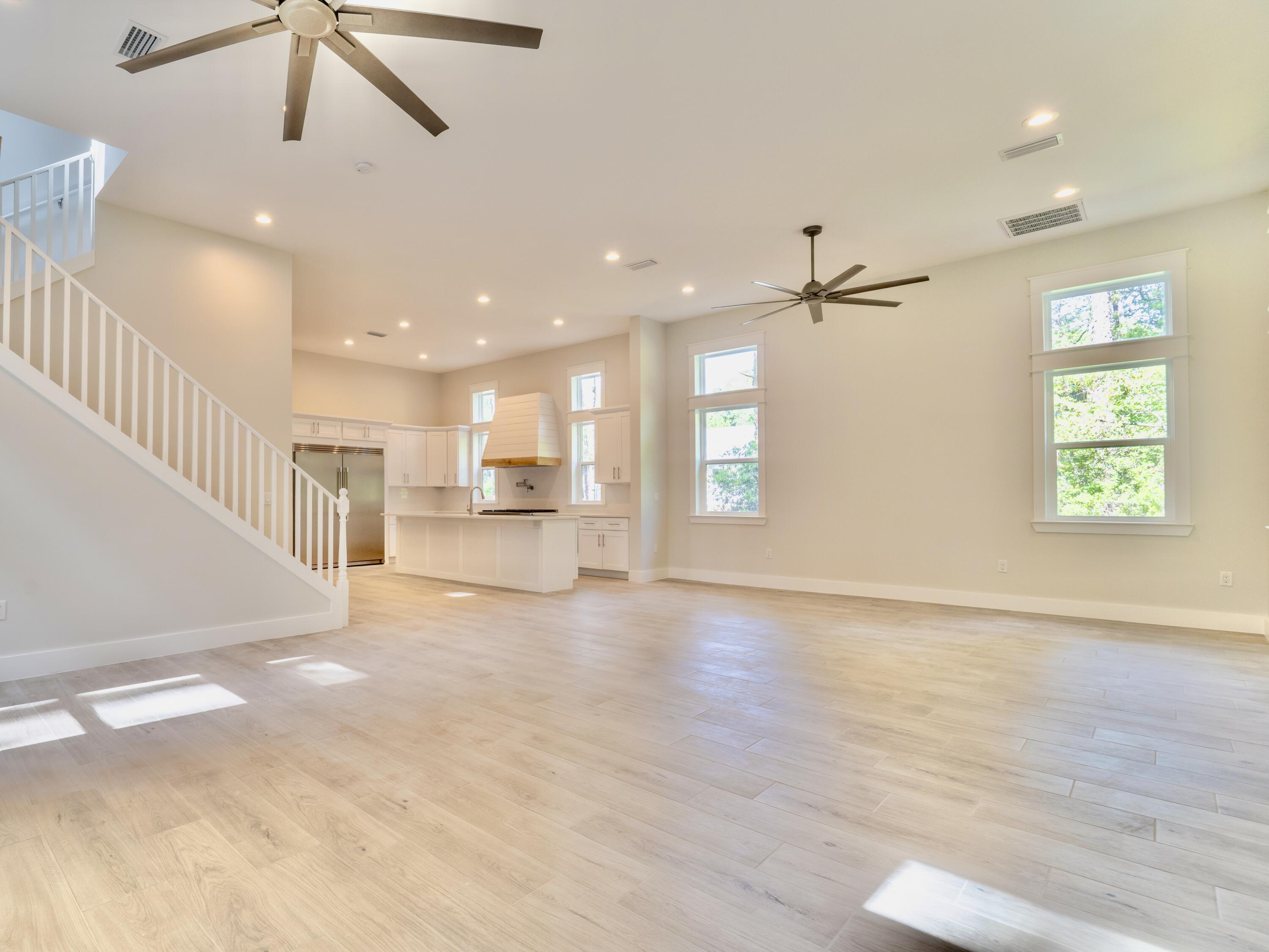MAGNOLIA BEACH - Residential