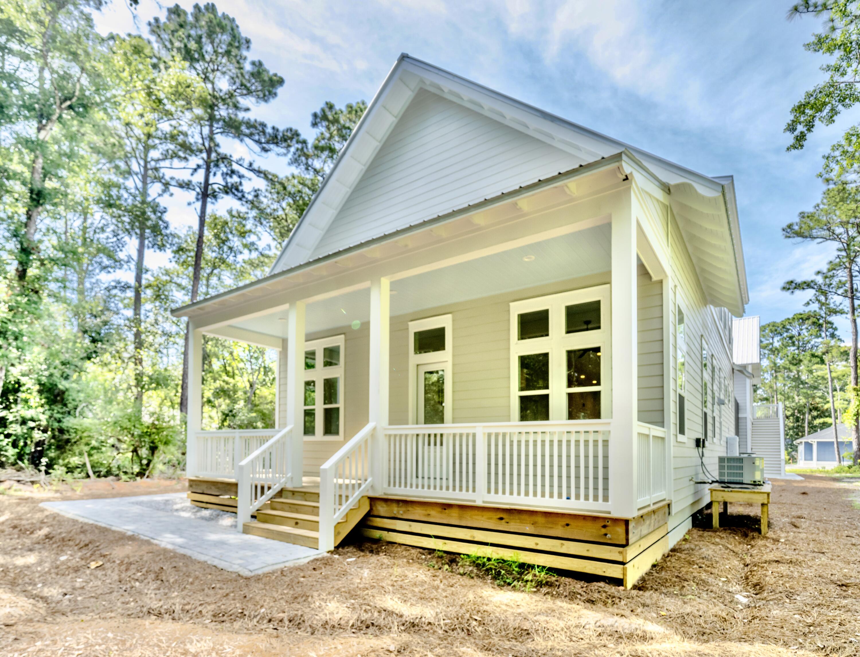 MAGNOLIA BEACH - Residential