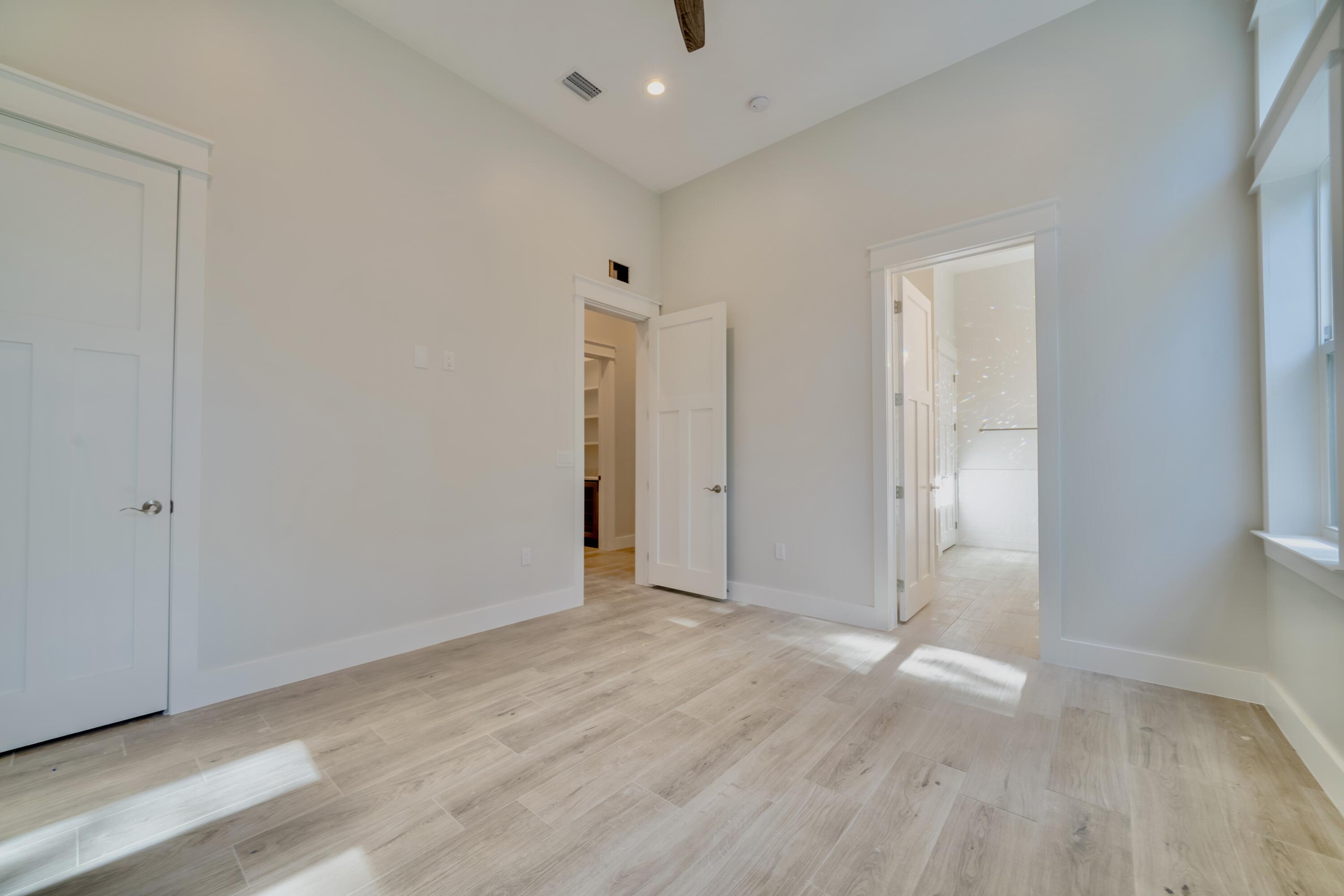 MAGNOLIA BEACH - Residential