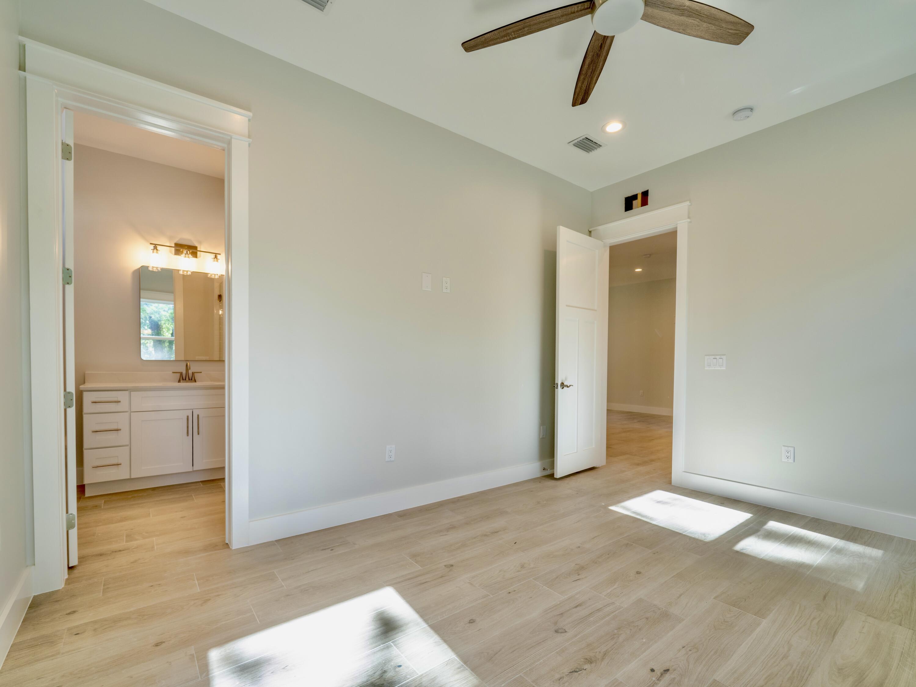 MAGNOLIA BEACH - Residential