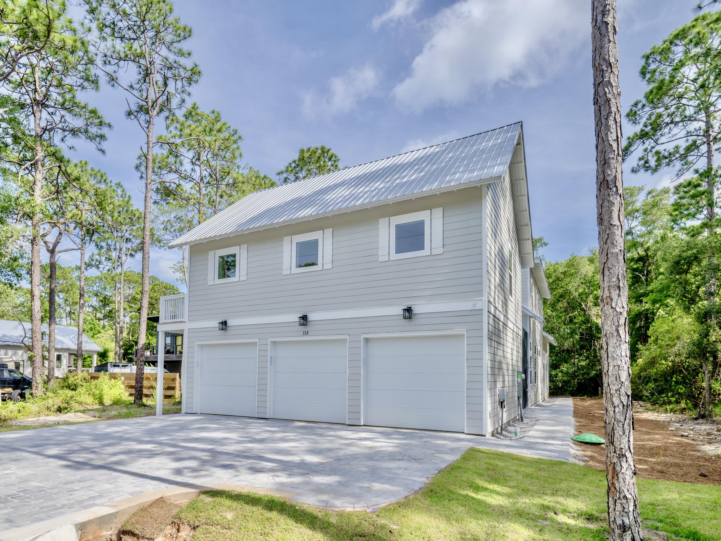 MAGNOLIA BEACH - Residential