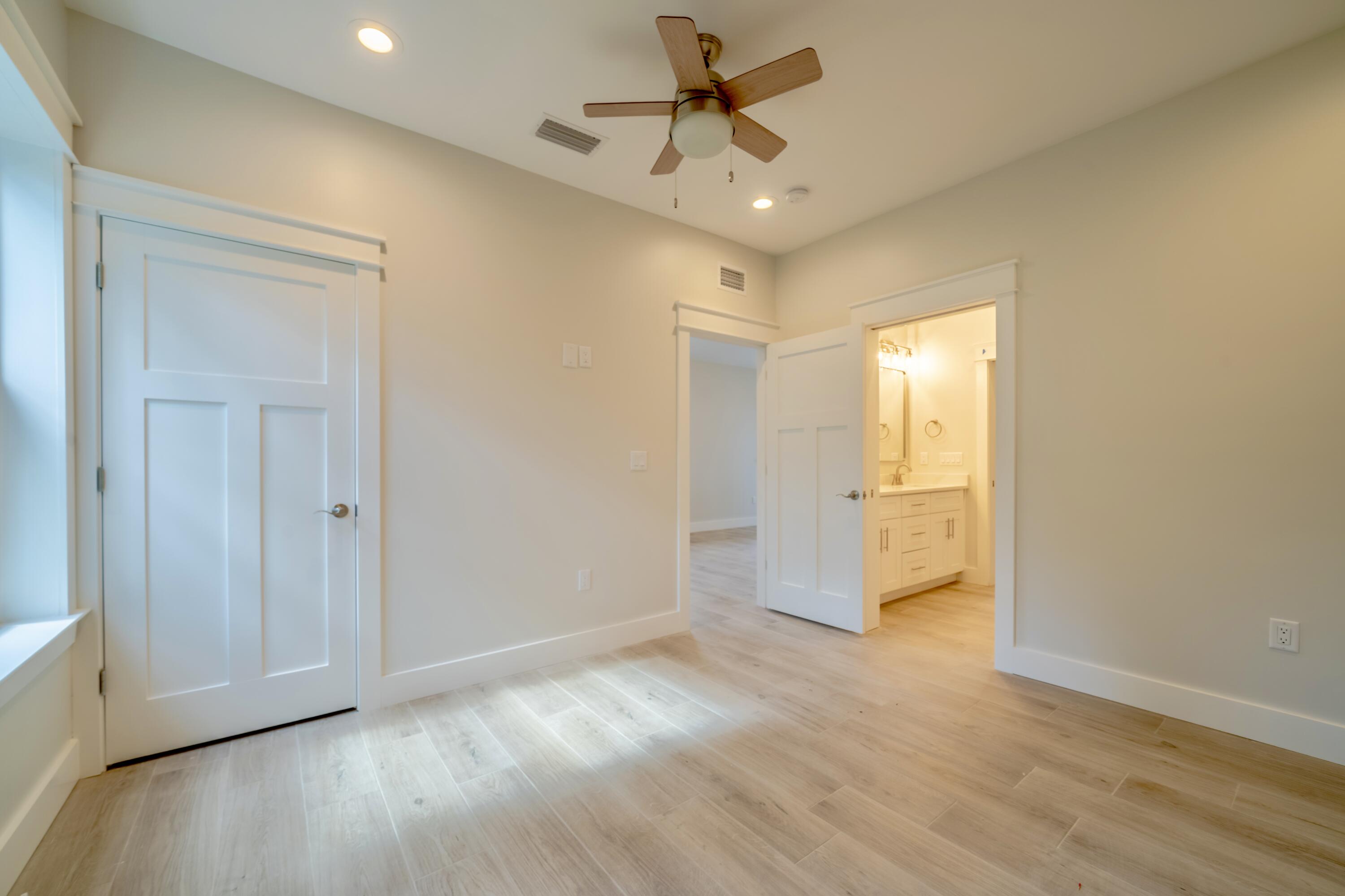MAGNOLIA BEACH - Residential
