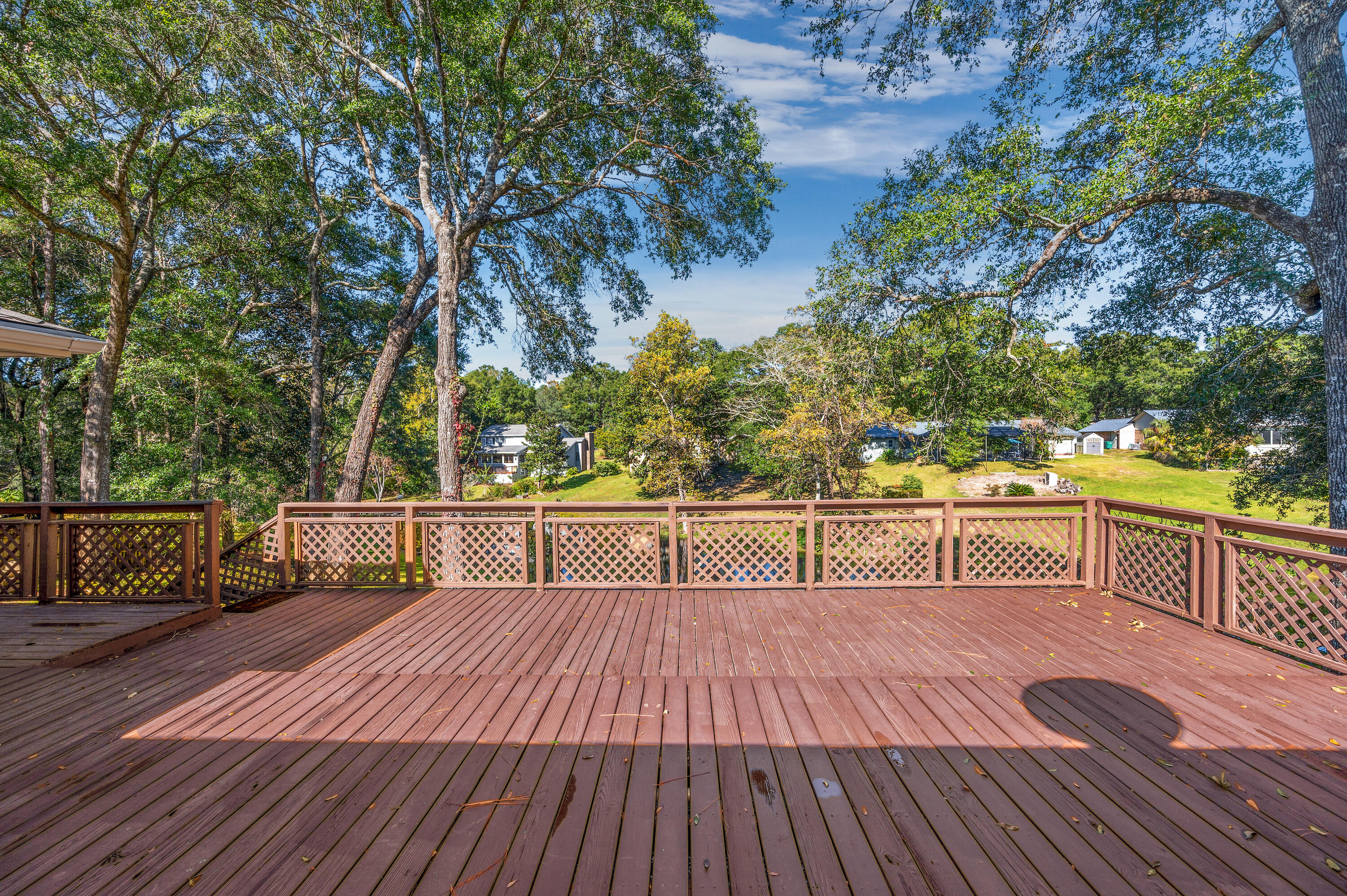 ROCKY BAYOU COUNTRY CLUB ESTATES 4 - Residential