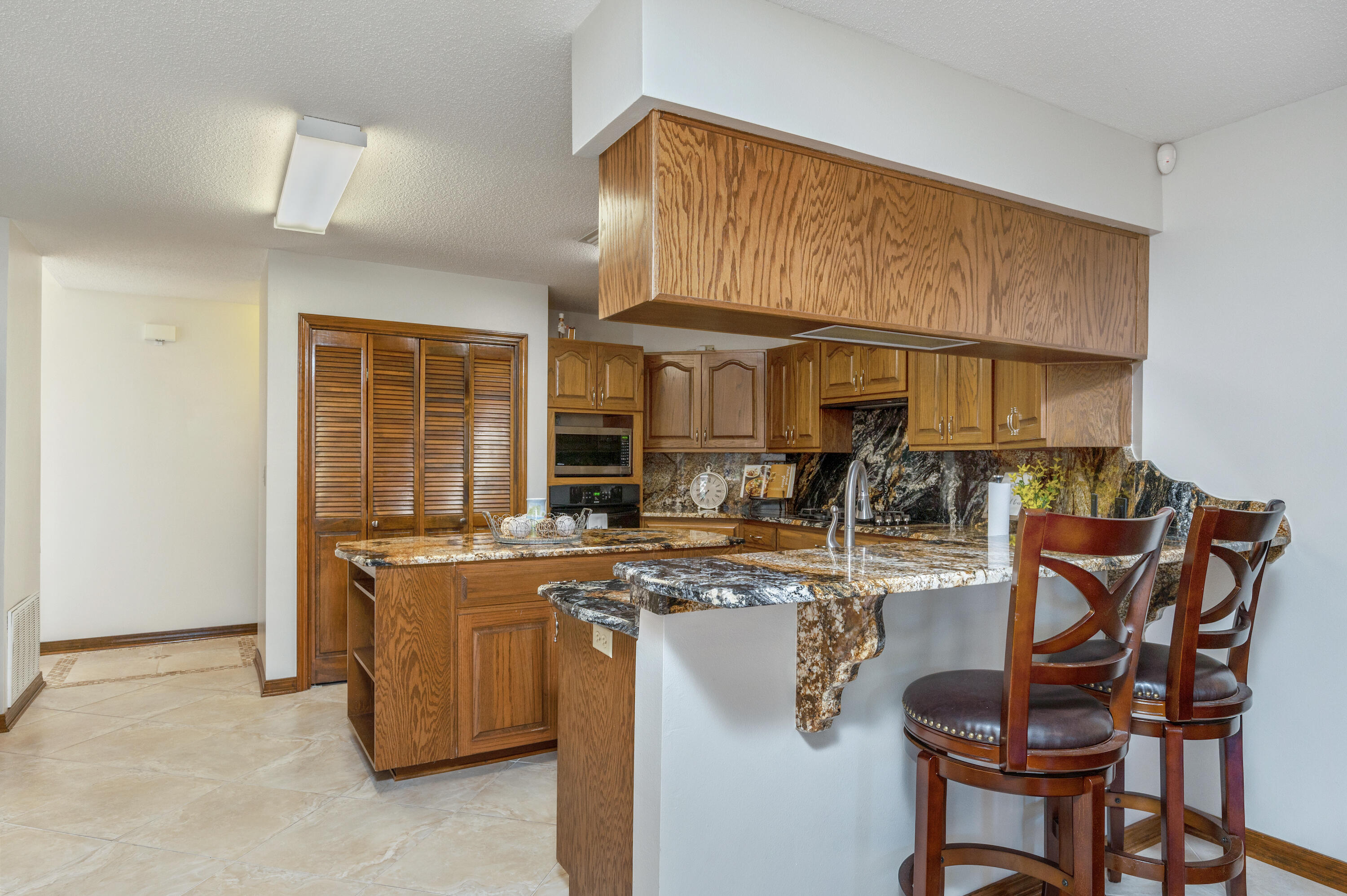 ROCKY BAYOU COUNTRY CLUB ESTATES 4 - Residential