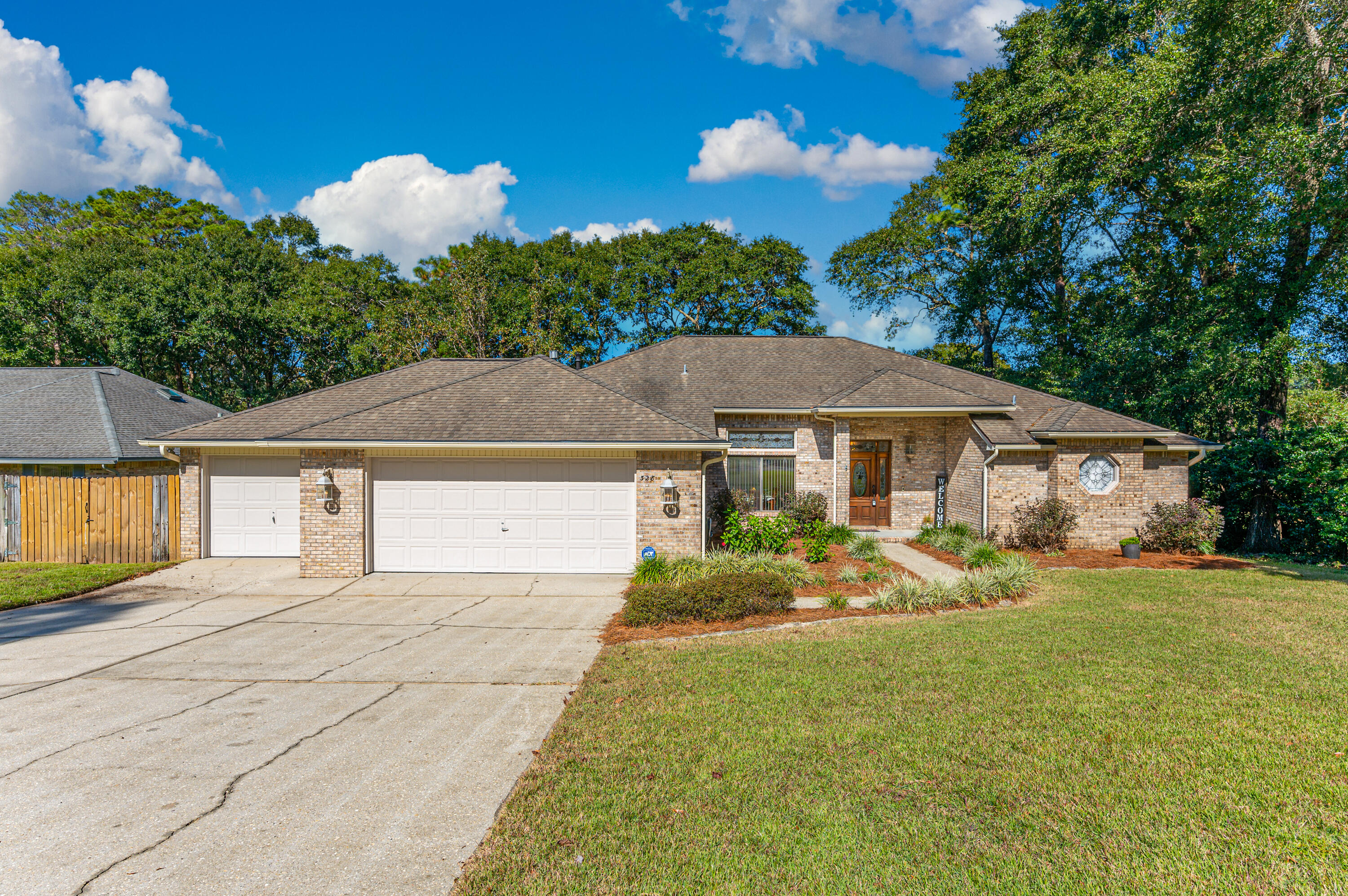 ROCKY BAYOU COUNTRY CLUB ESTATES 4 - Residential