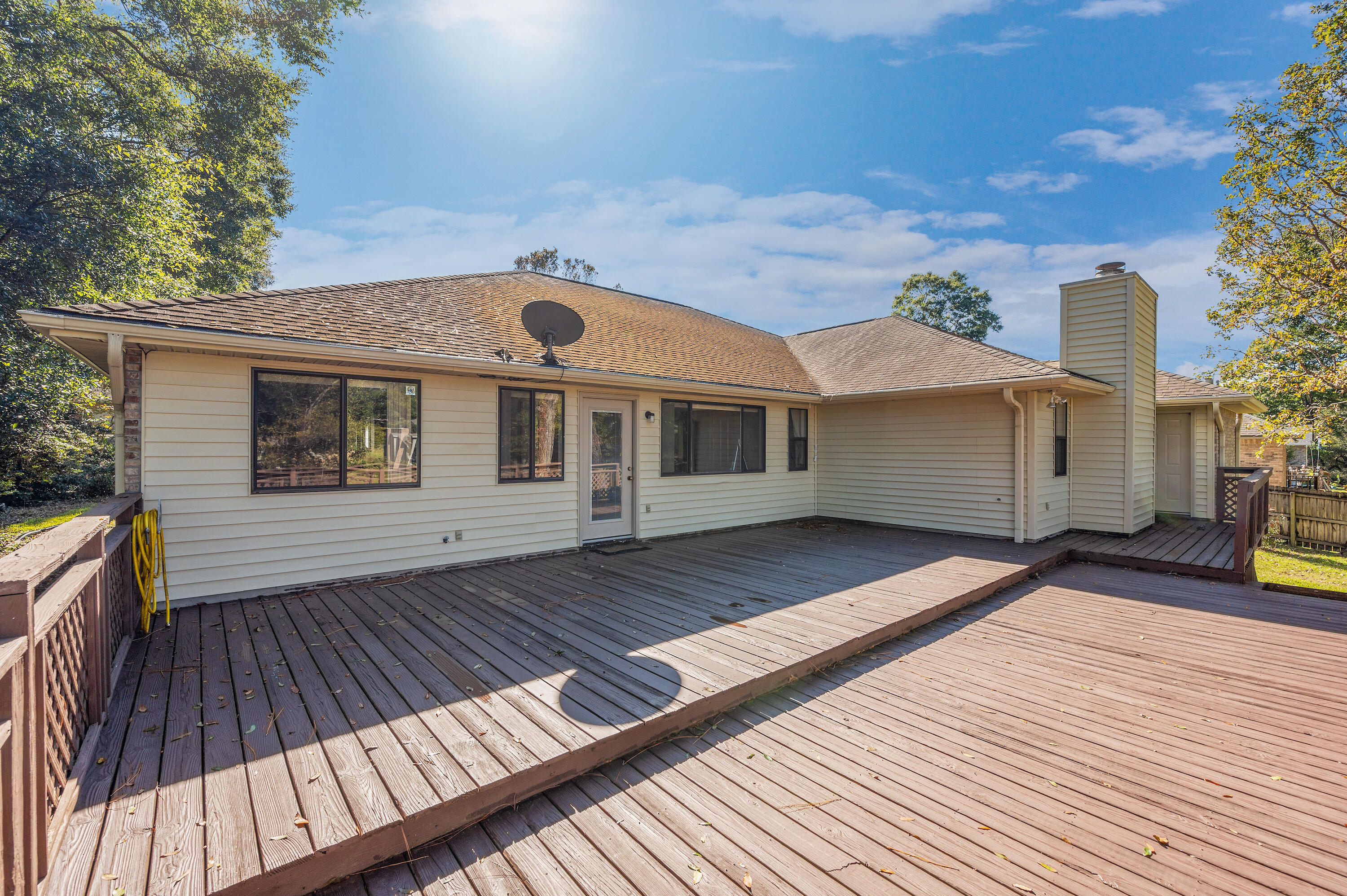 ROCKY BAYOU COUNTRY CLUB ESTATES 4 - Residential