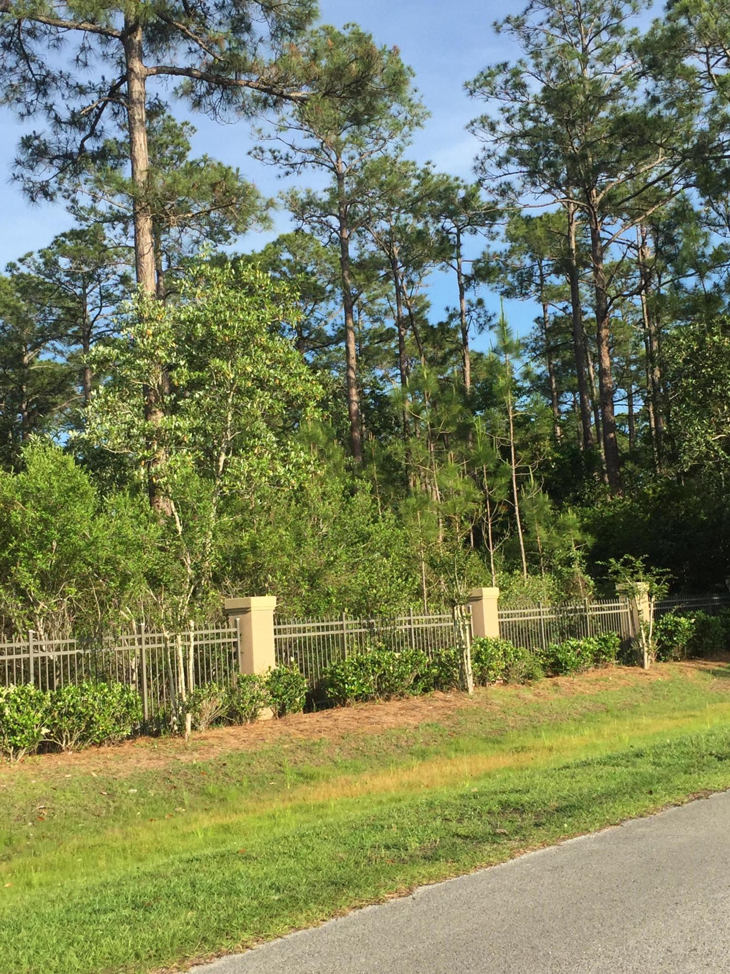 SECLUSION BAY - Land